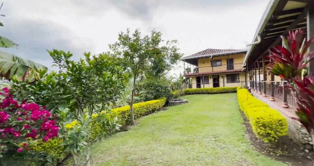 Casa Finca Para La Venta En Sonson.