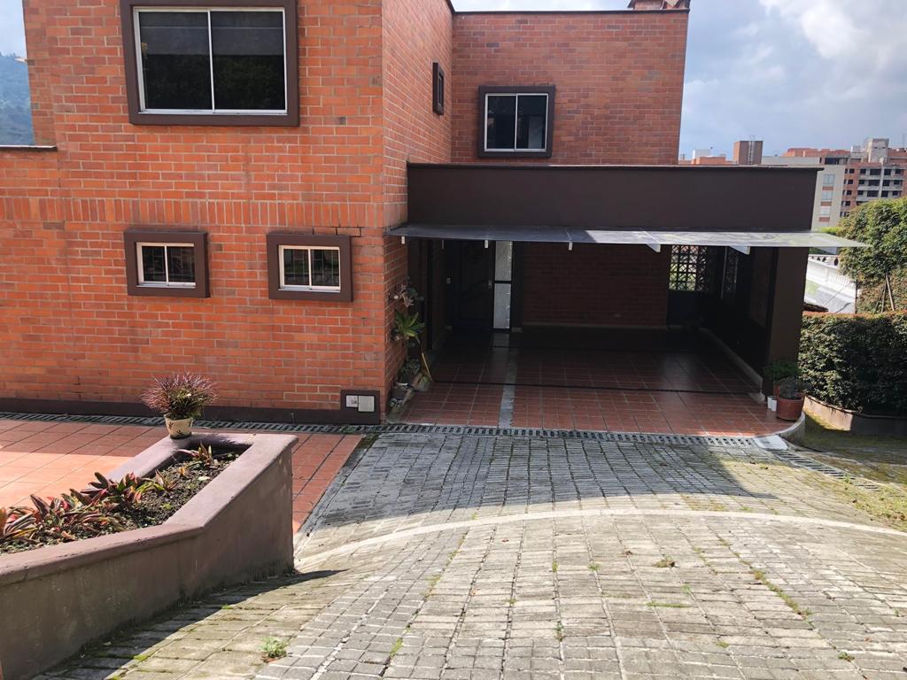 Casa en Venta en El Escobero Envigado
