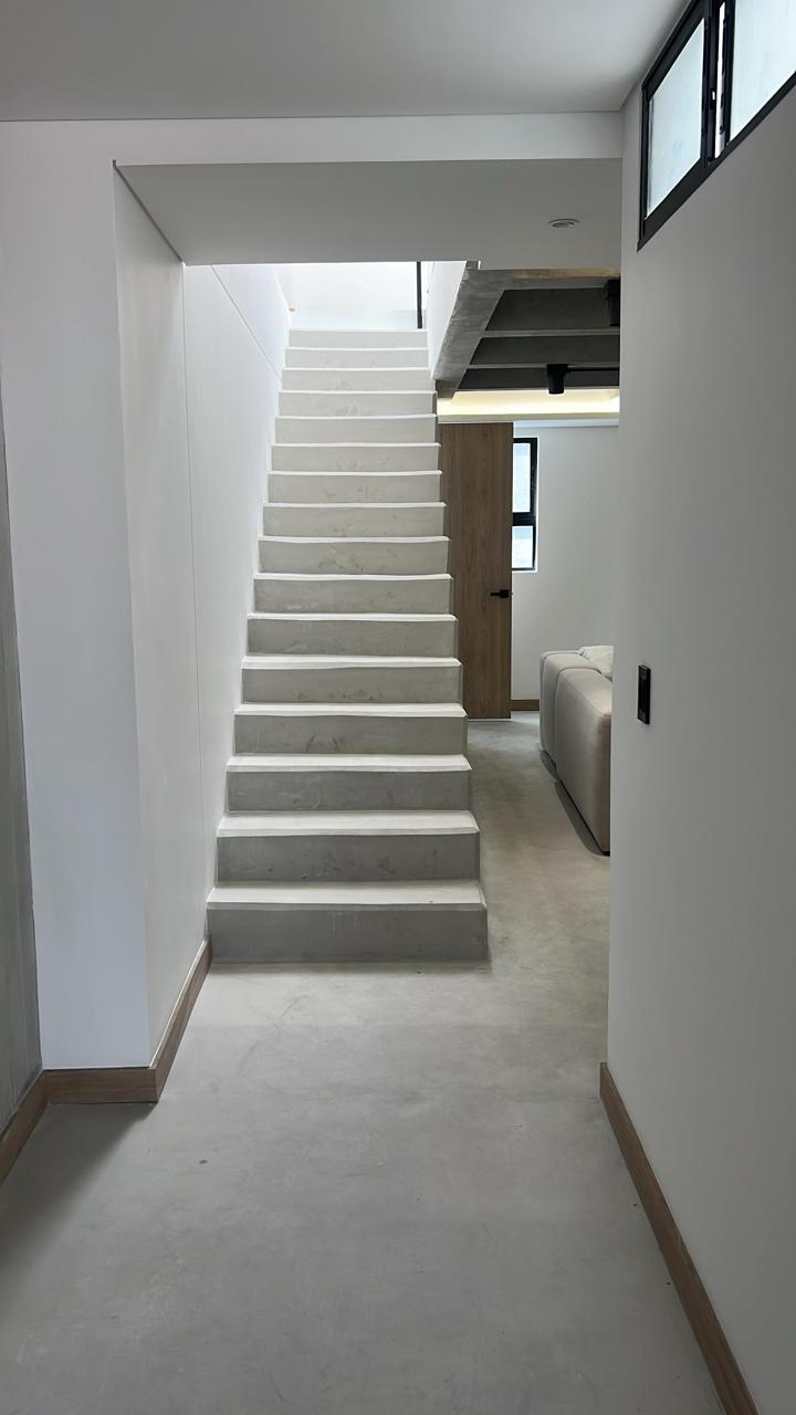 SE VENDE PENT HOUSE EN LAURELES