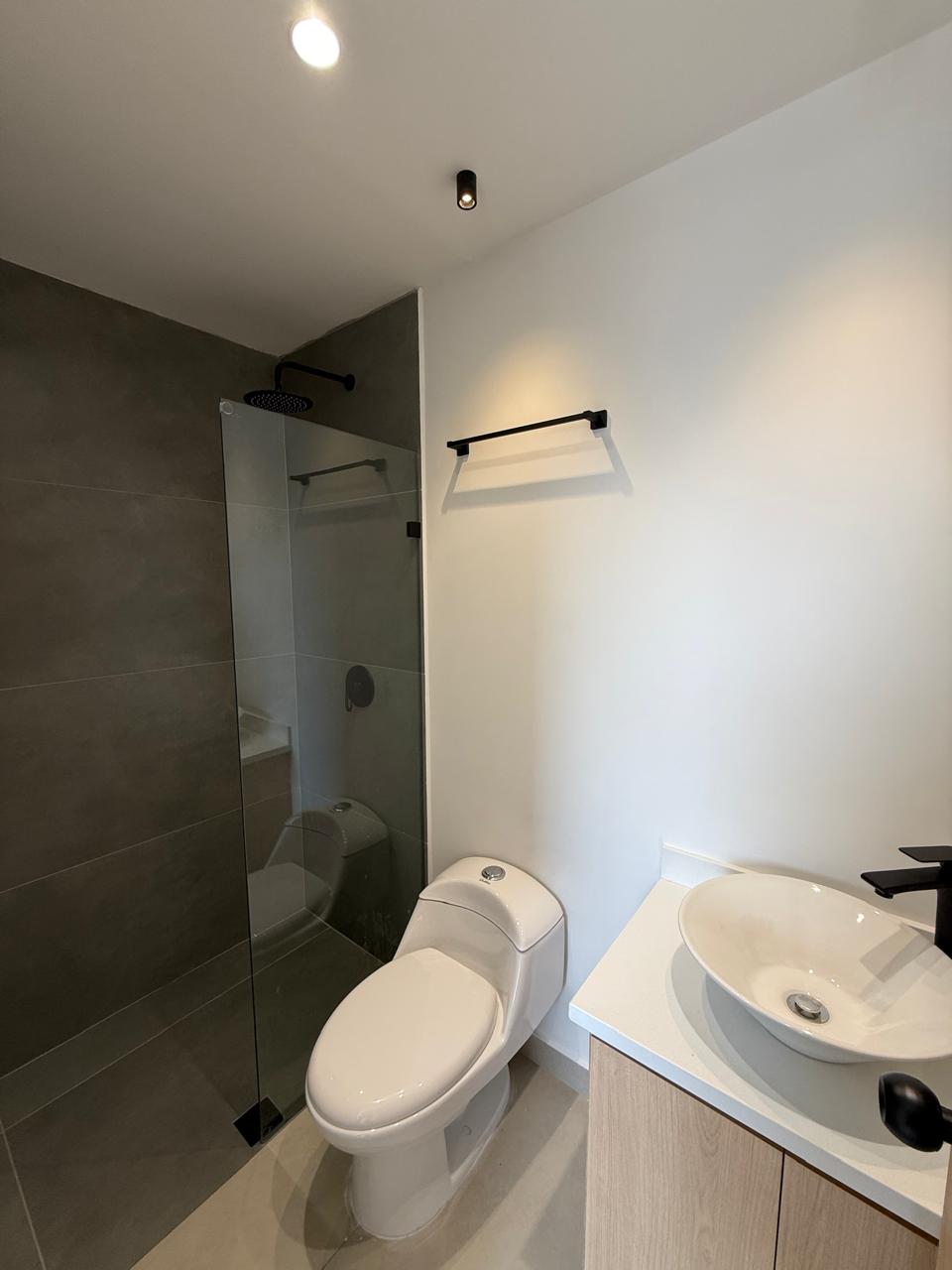 Venta de penthouse dúplex en Conquistadores remodelado