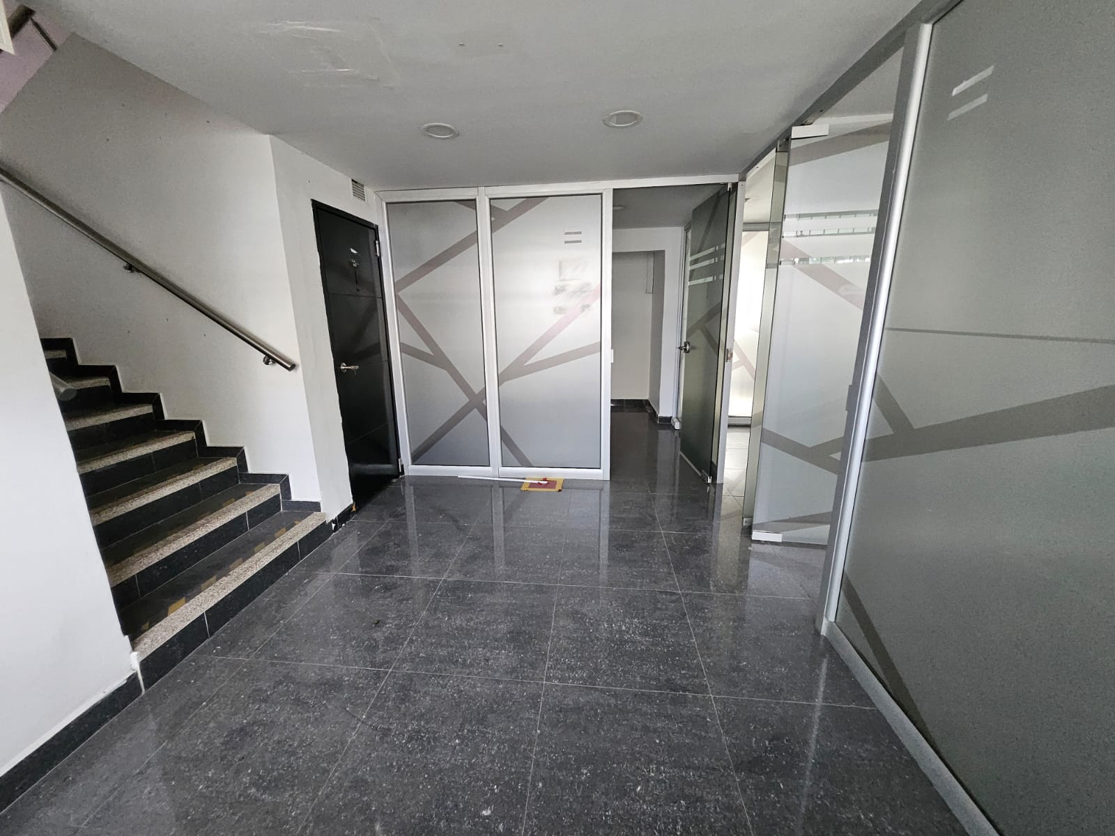 Casa comercial para arriendo en La 80 Floresta