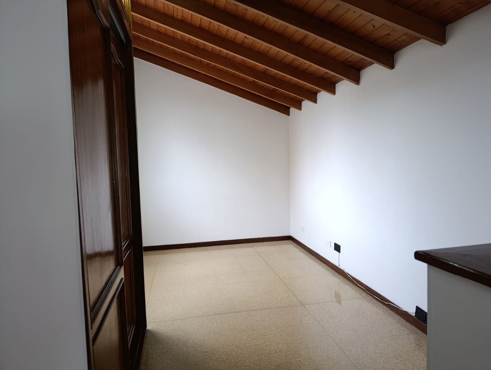 Casa para Arriendo  en Loma de los Bernal Medellín