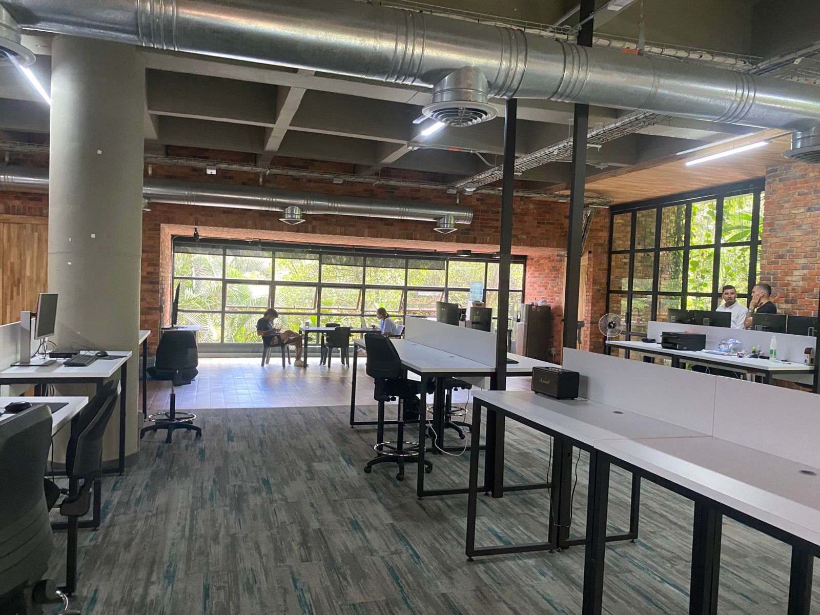 Apartamento de espacios abiertos para la venta en Poblado Medellin
