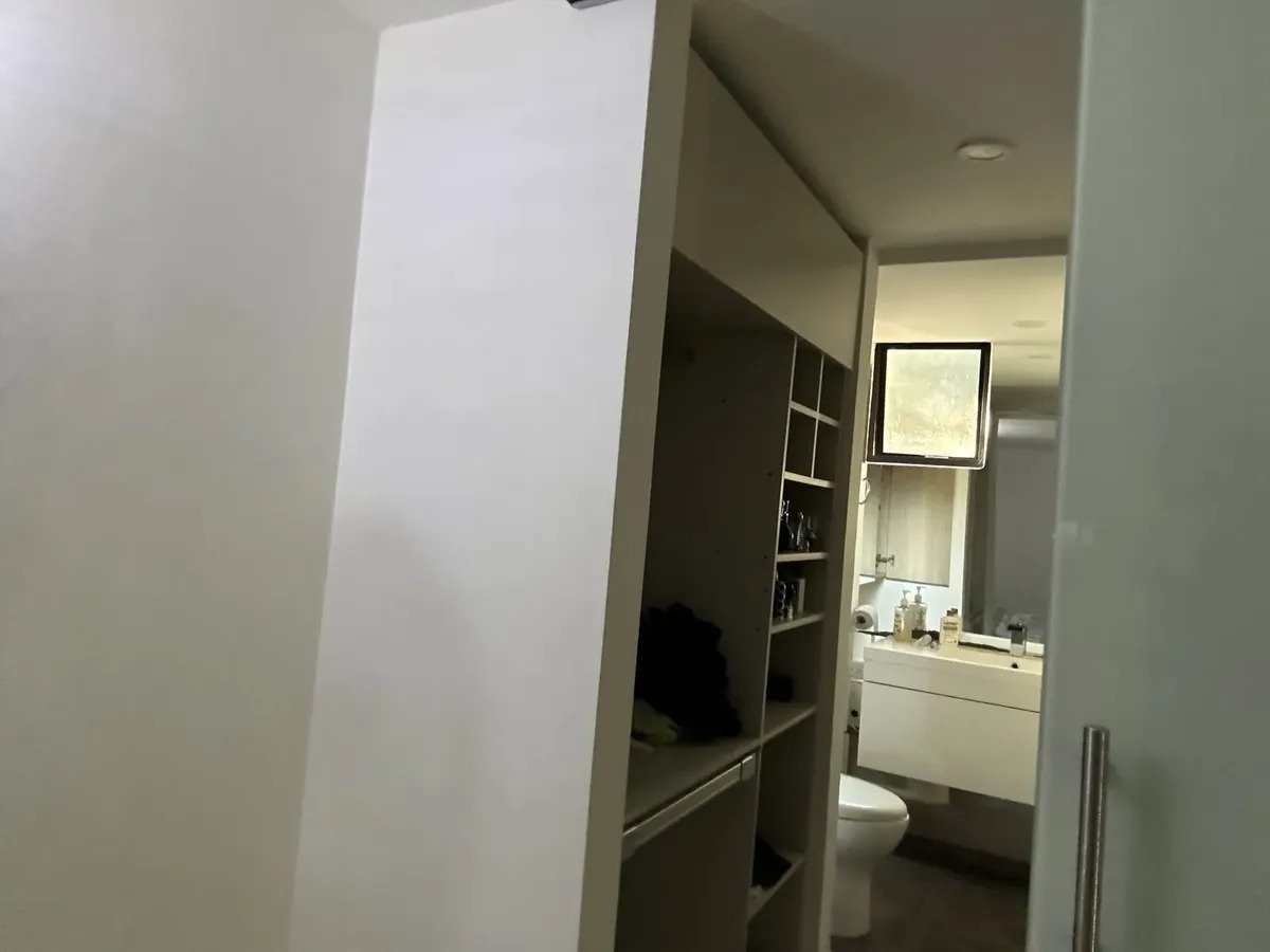 Apartamento para venta en Loma de los Bernal Medellín