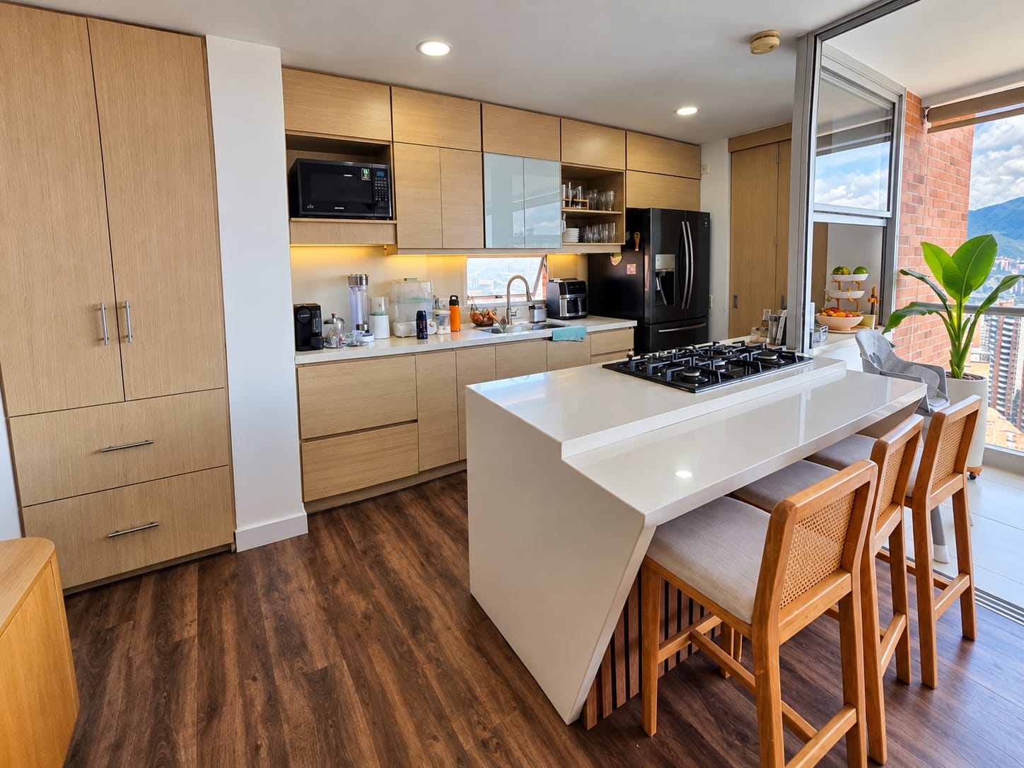Apartamento en venta Loma del Esmeraldal – 2 parqueaderos y vista