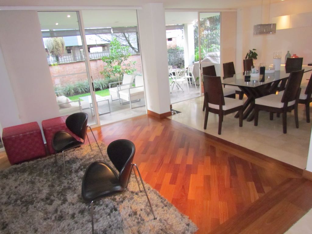 Casa en venta en Envigado loma Benedictinos