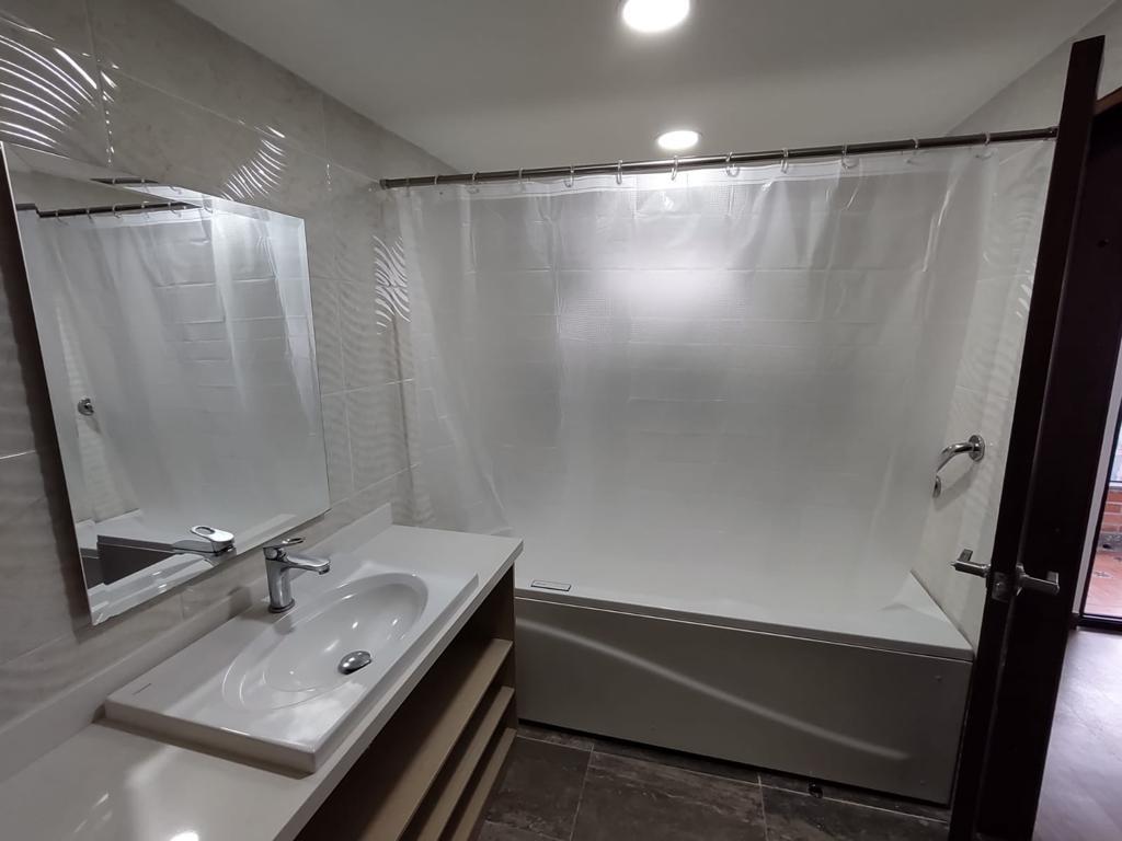 Casa para venta en la Mota Medellin