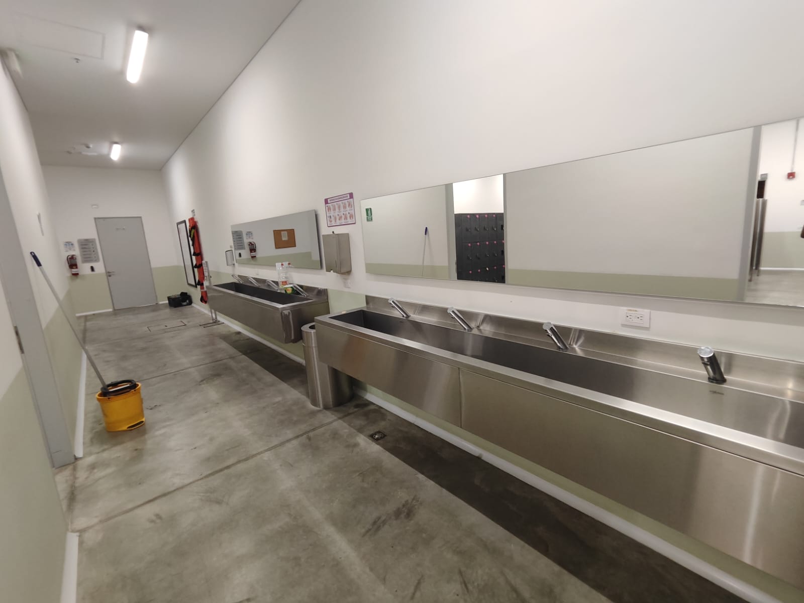 Edificio industrial para venta en sector  la aguacatala   Medellin