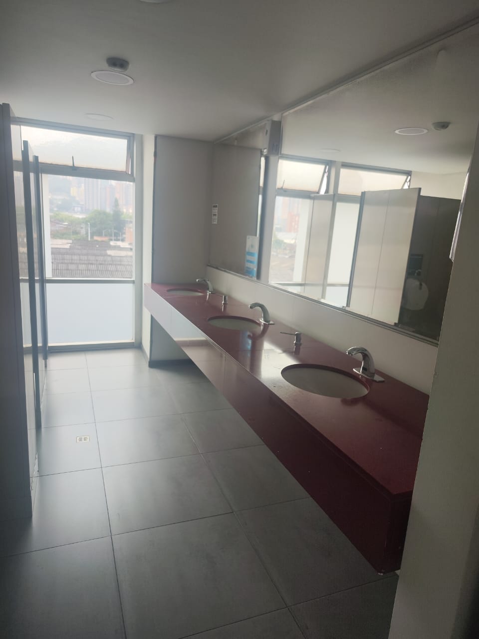 Edificio  para venta  cerca de fabricas Unidas