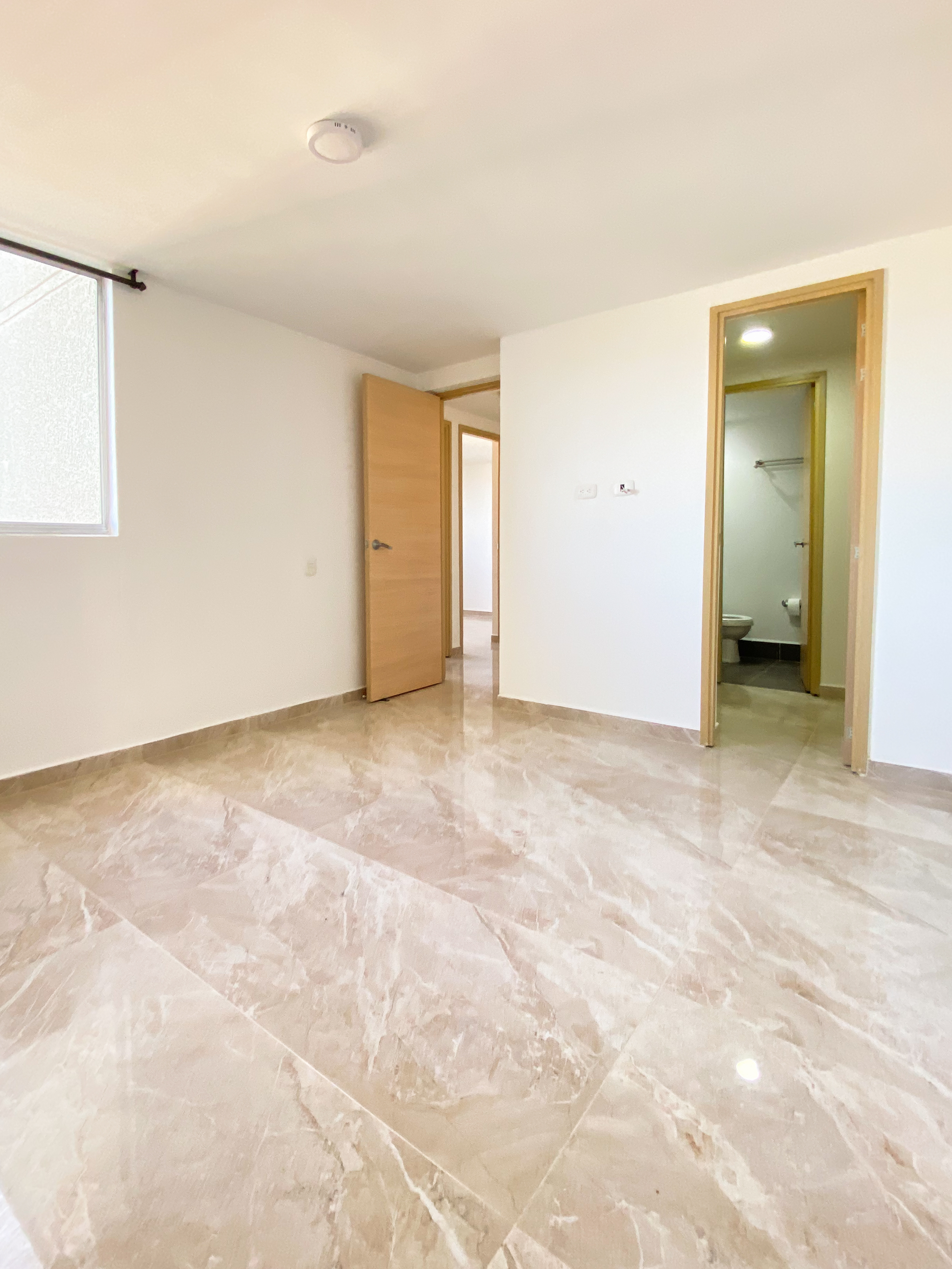 Apartamento para arriendo en la estrella Suramérica.