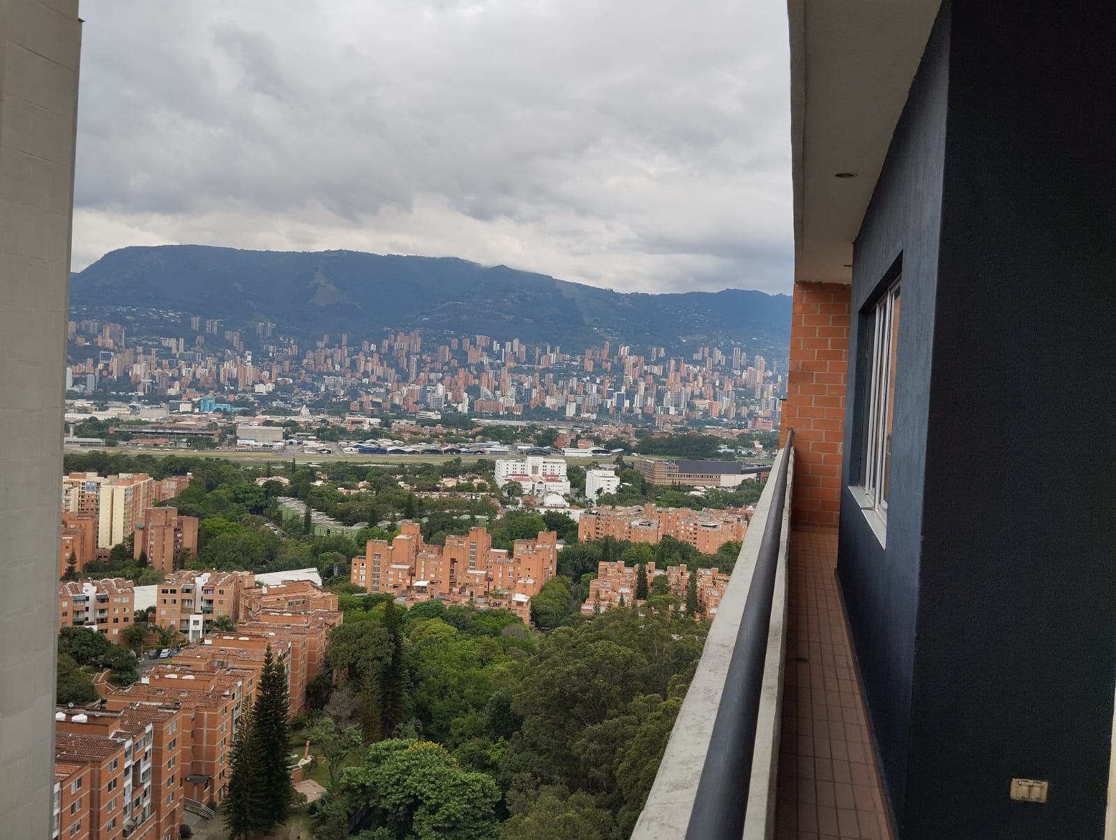 Apartamento para venta en loma los Bernal, Medellín