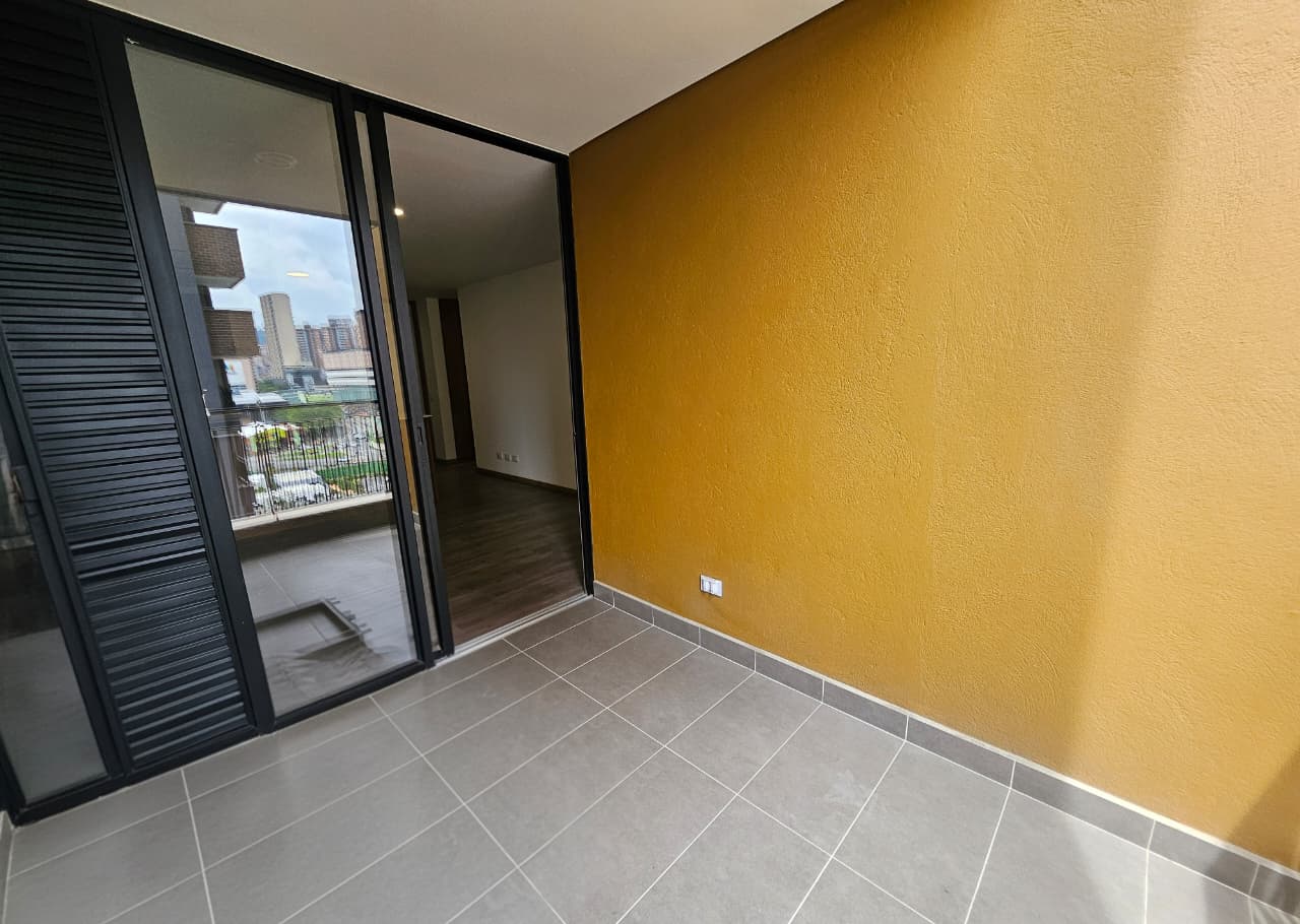 Apartamento para estrenar en arriendo en Envigado