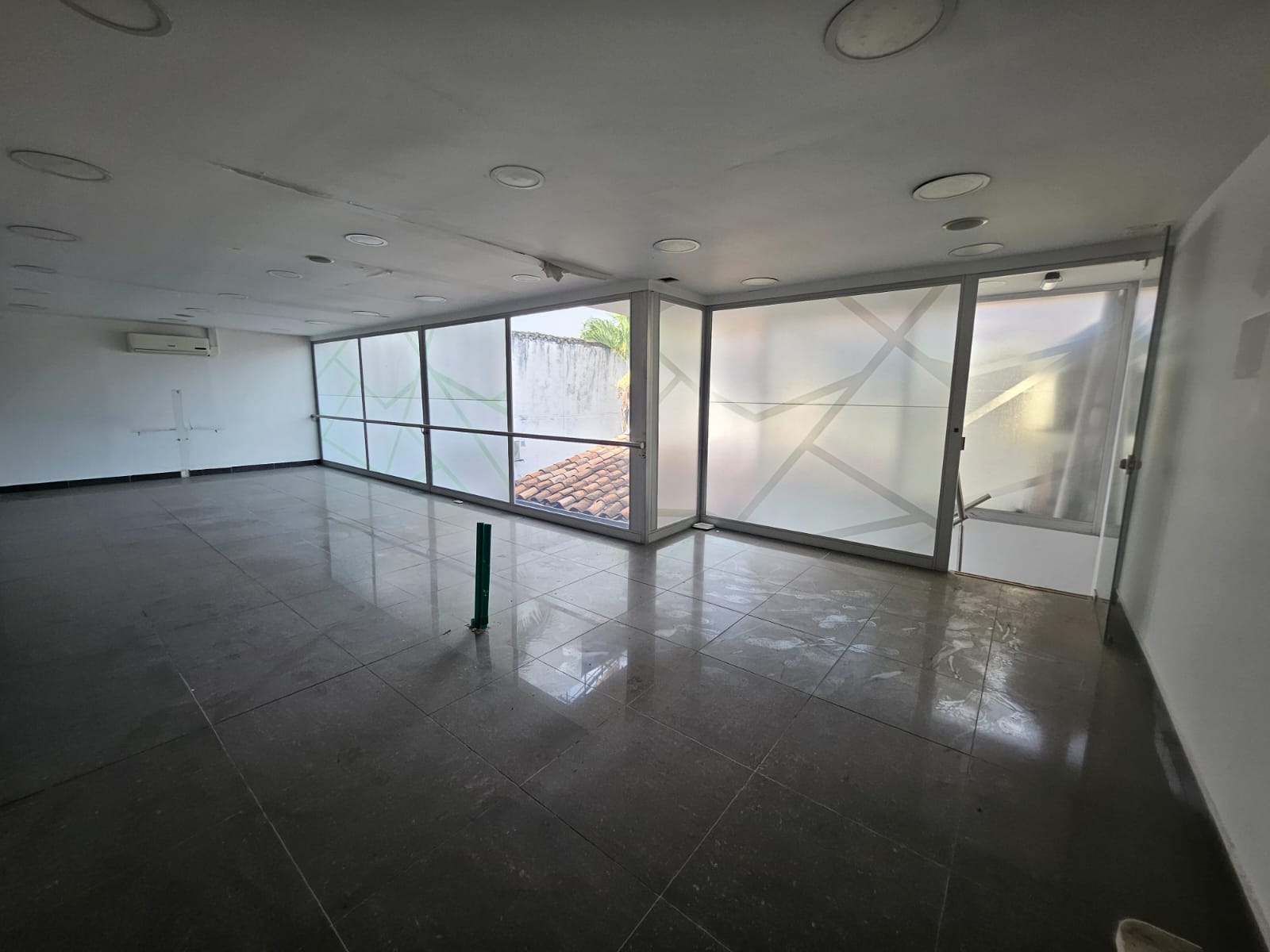 Casa comercial para arriendo en La 80 Floresta