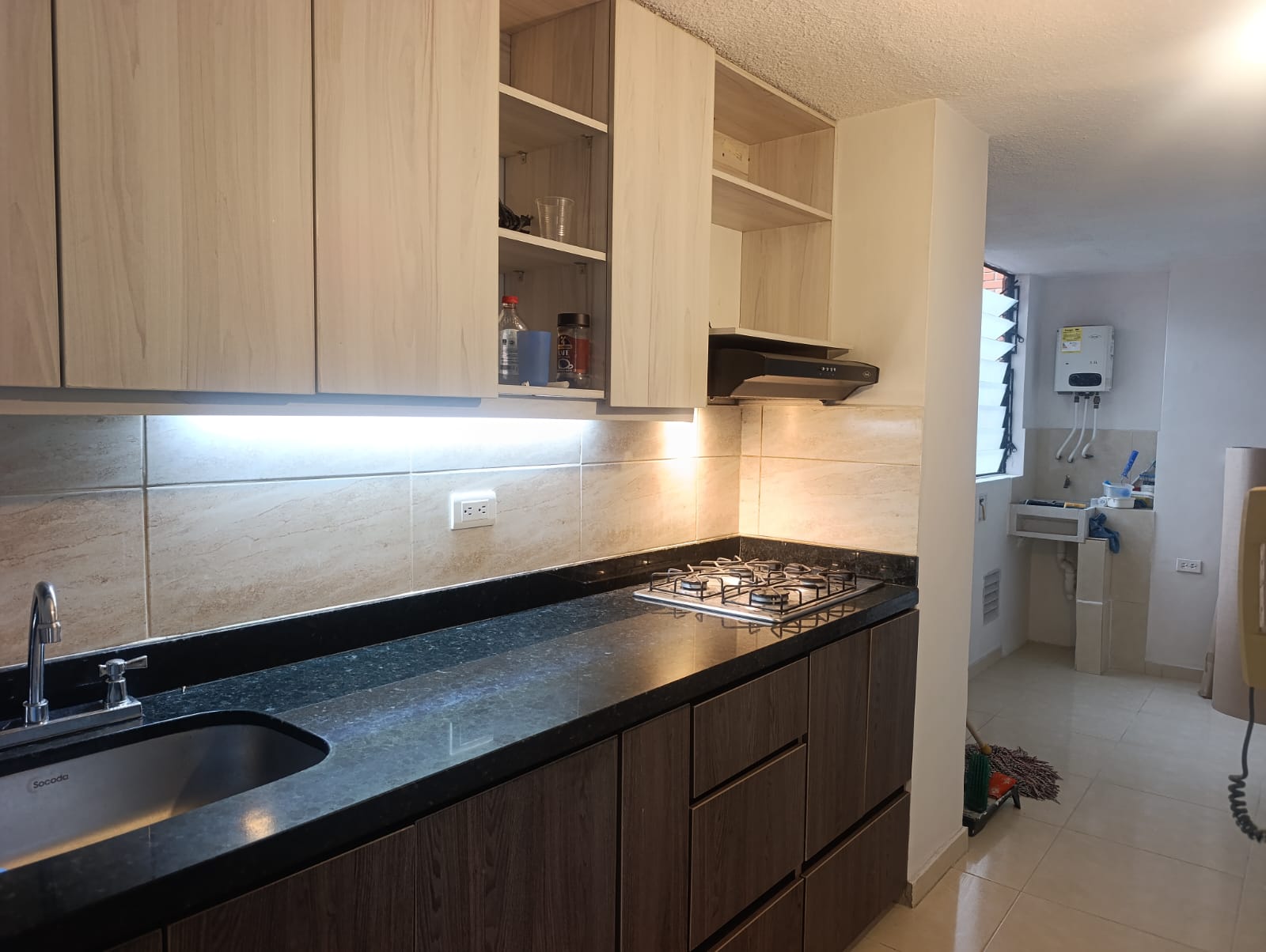 Apartamento en venta Medellín  Loma de los Bernal parte baja