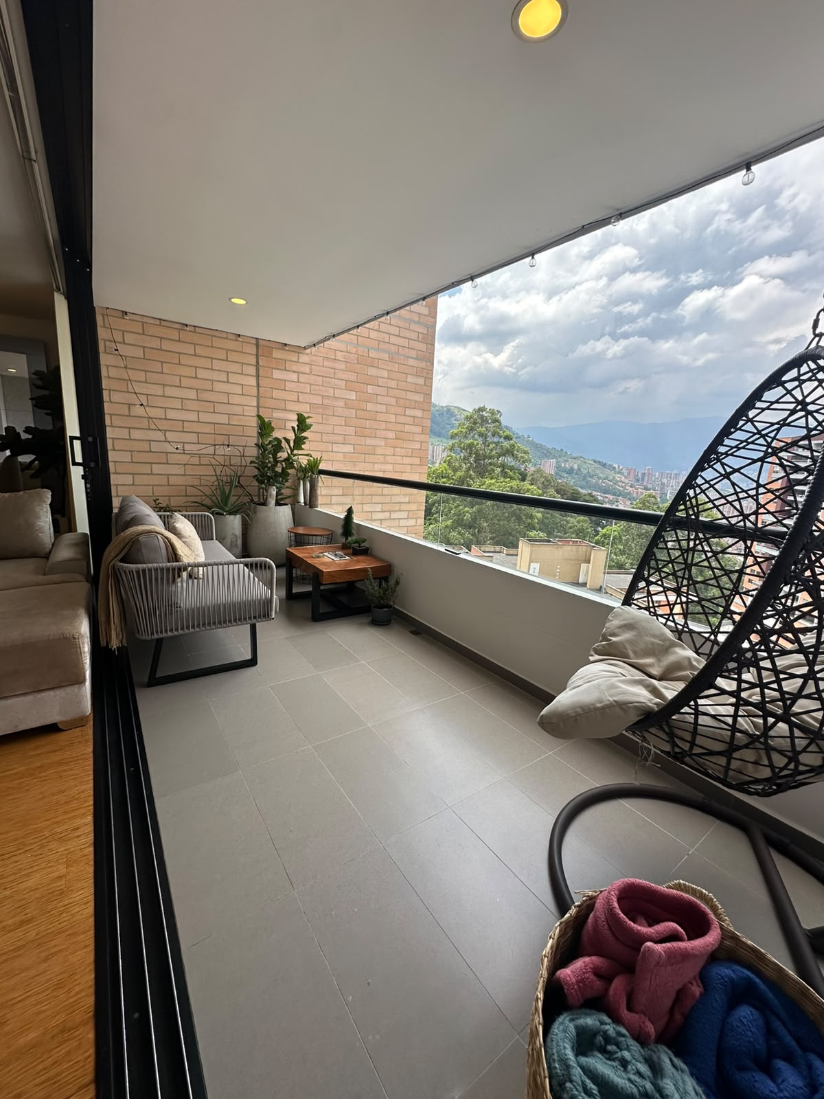 Apartamento amoblado en La Loma de las Brujas Envigado