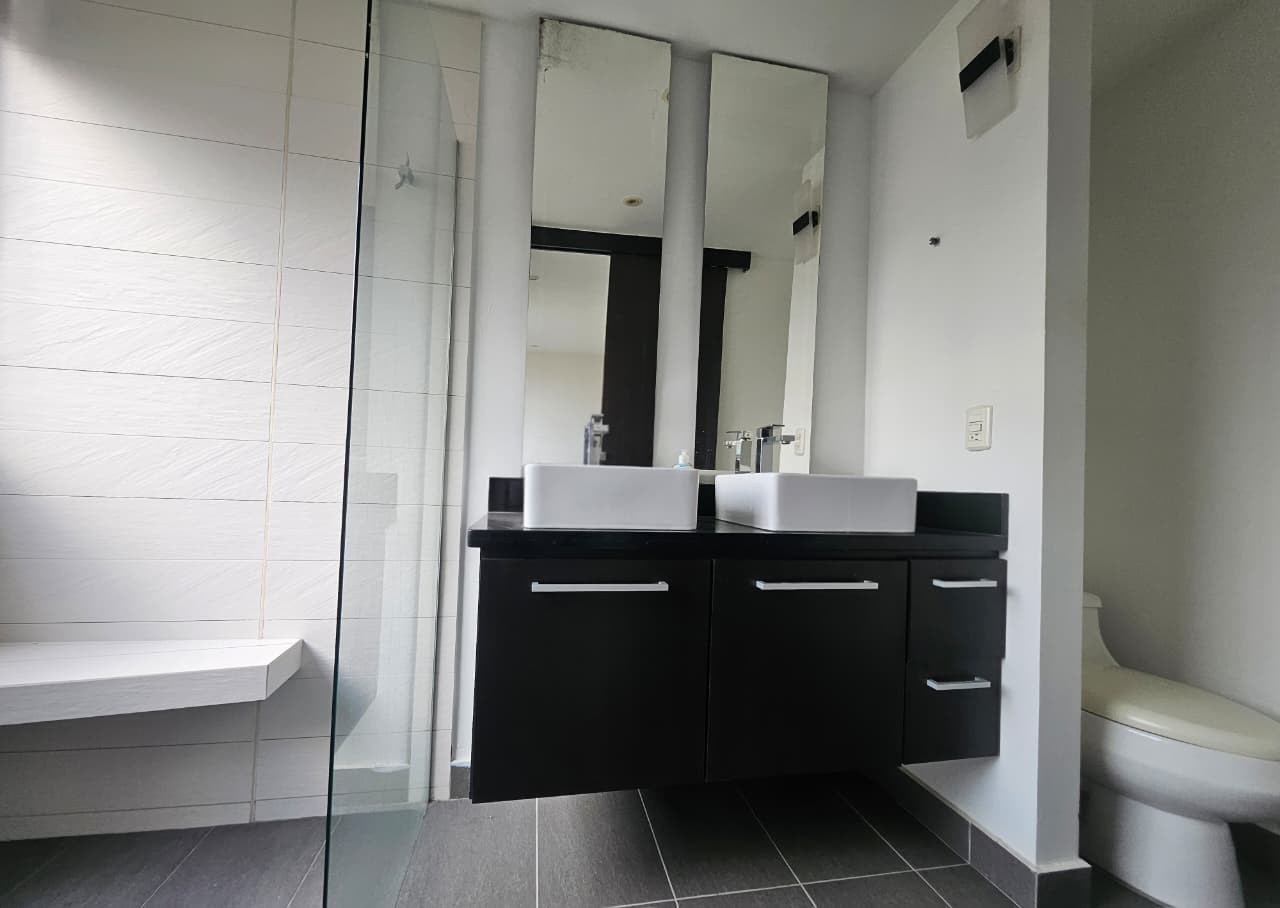 Apartamento amoblado en arriendo en La Loma del Esmeraldal Envigado