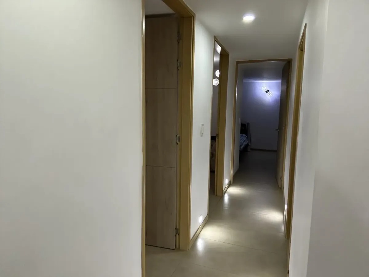 Apartamento para venta en Loma de los Bernal Medellín