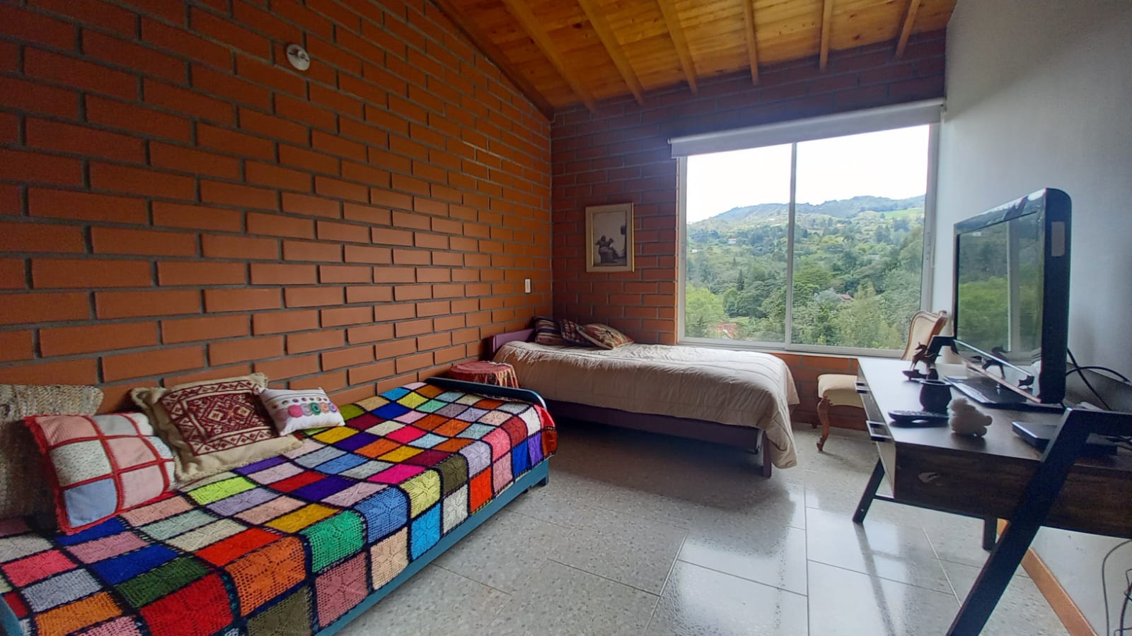 Casa campestre para la venta en Guarne sector La Clarita