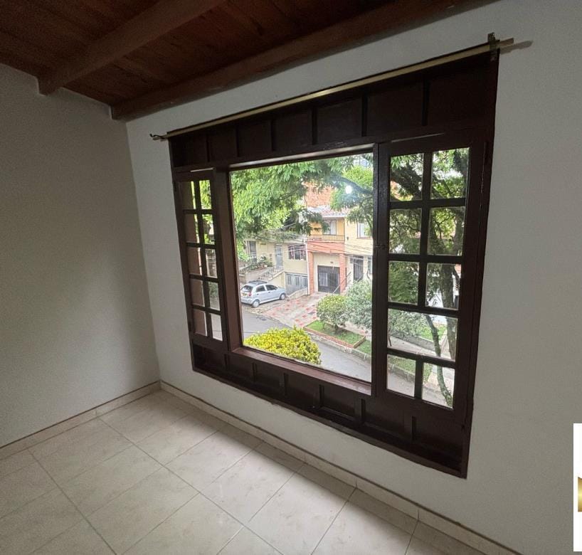 CASA PARA VENTA EN SANTA MONICA LAURELES, MEDELLIN