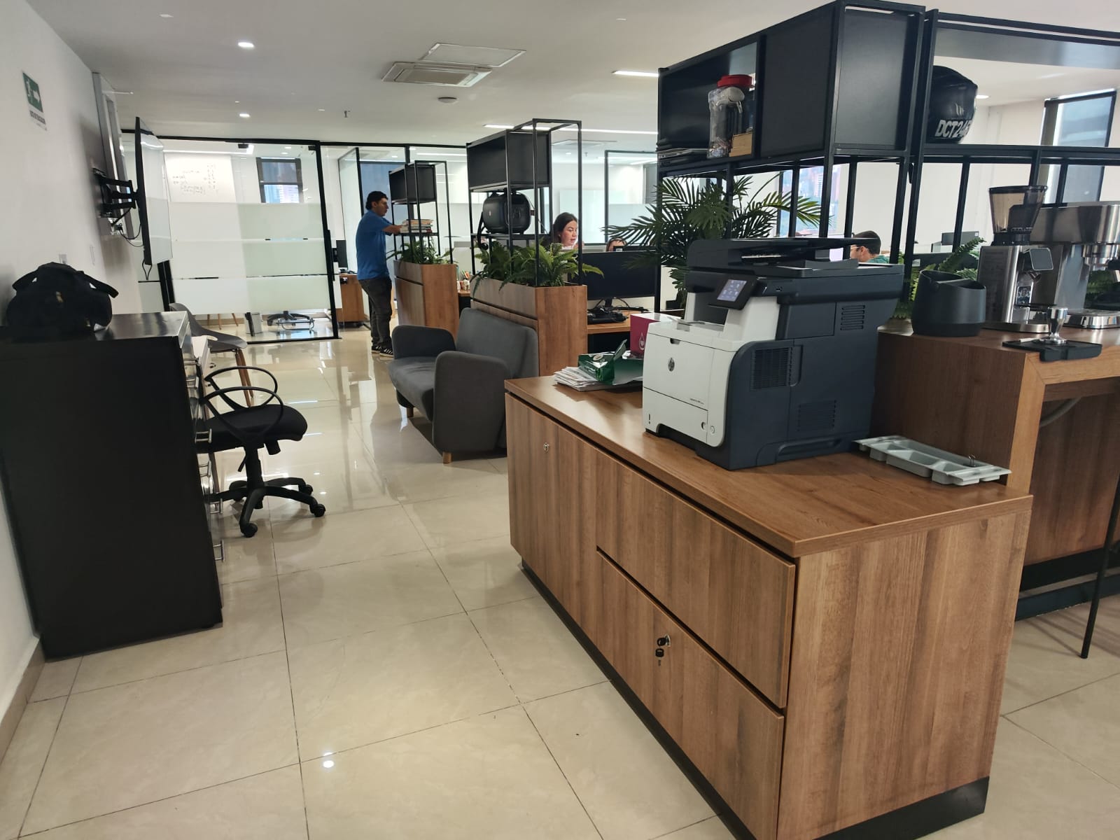 Oficina para  venta en la Aguacatala Medellín