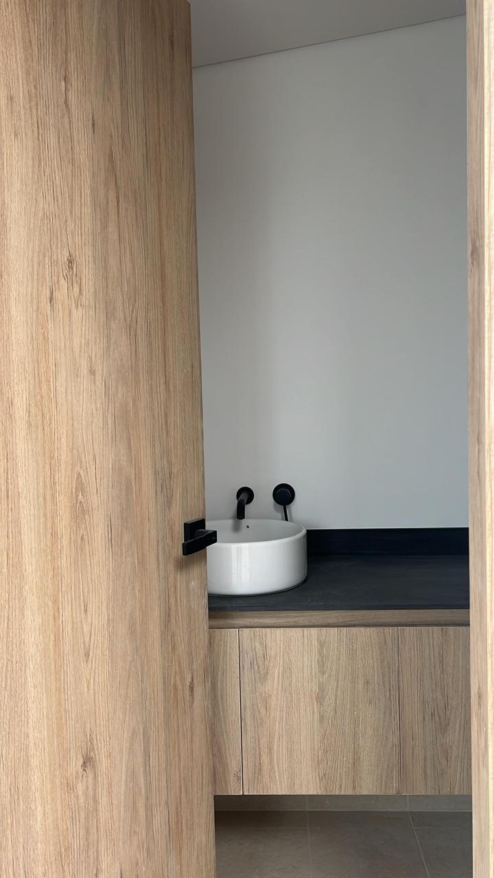 SE VENDE PENT HOUSE EN LAURELES