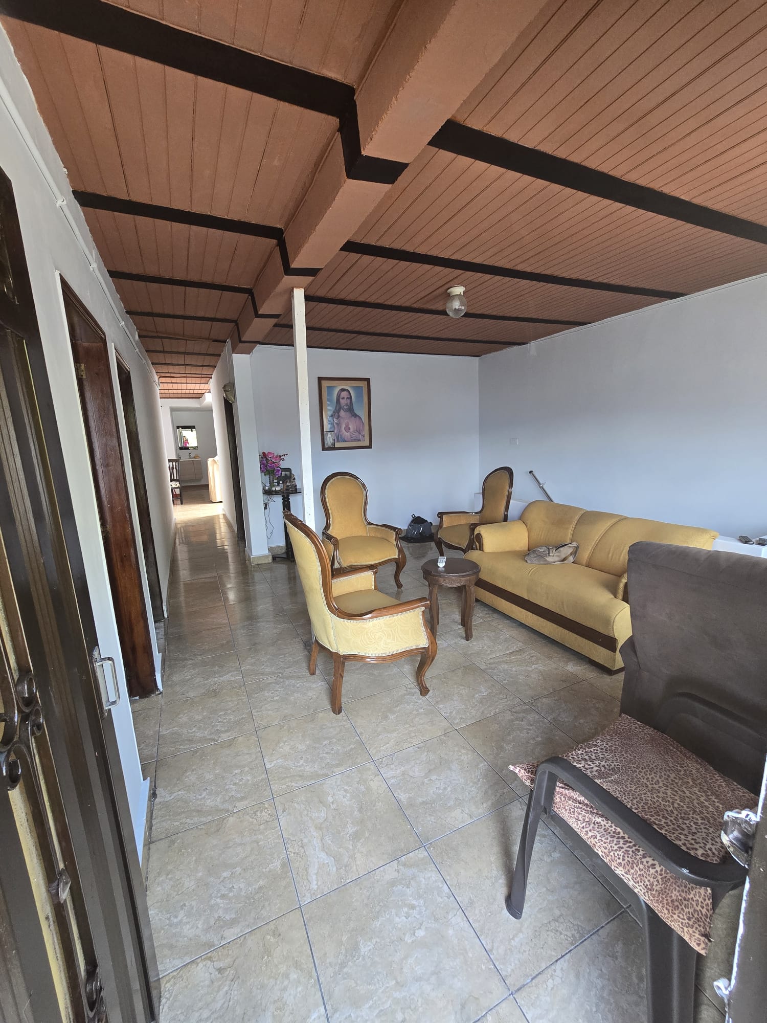 Venta de casa en Manrique central segundo piso con terraza