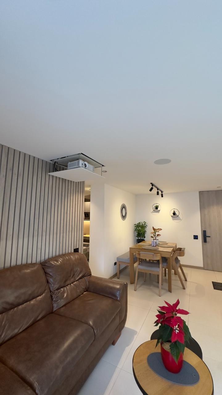 Venta De Hermoso  Apartamento En Los Colores Medellín