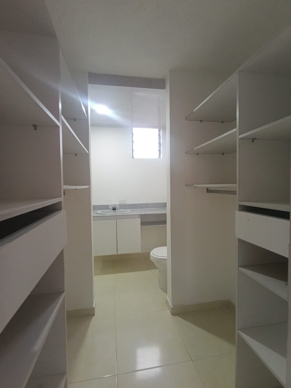 Apartamento en venta Medellín  Loma de los Bernal parte baja