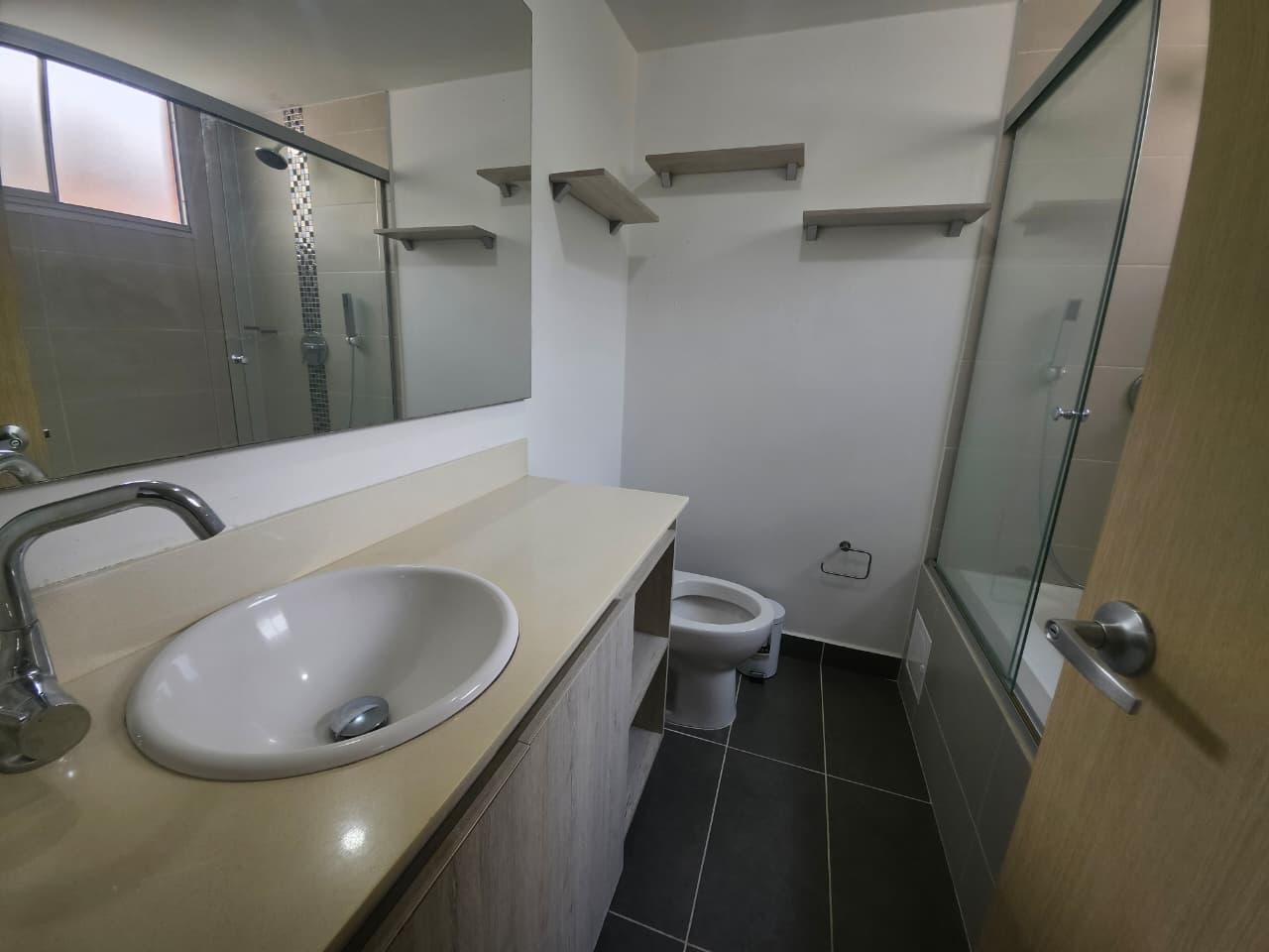 Apartamento en arriendo en Loma de Las Brujas Envigado