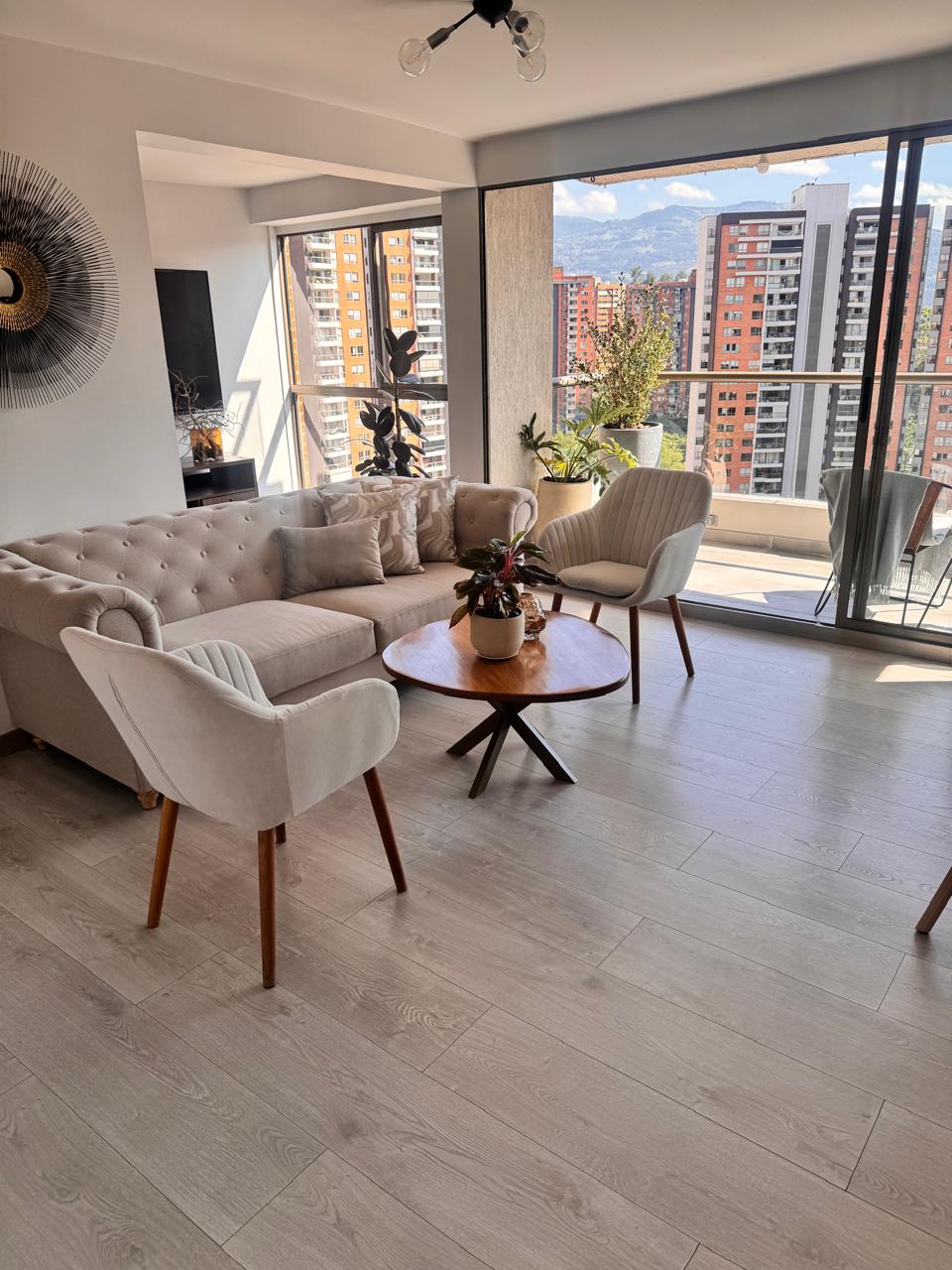 Apartamento para la venta en la loma de los bernal