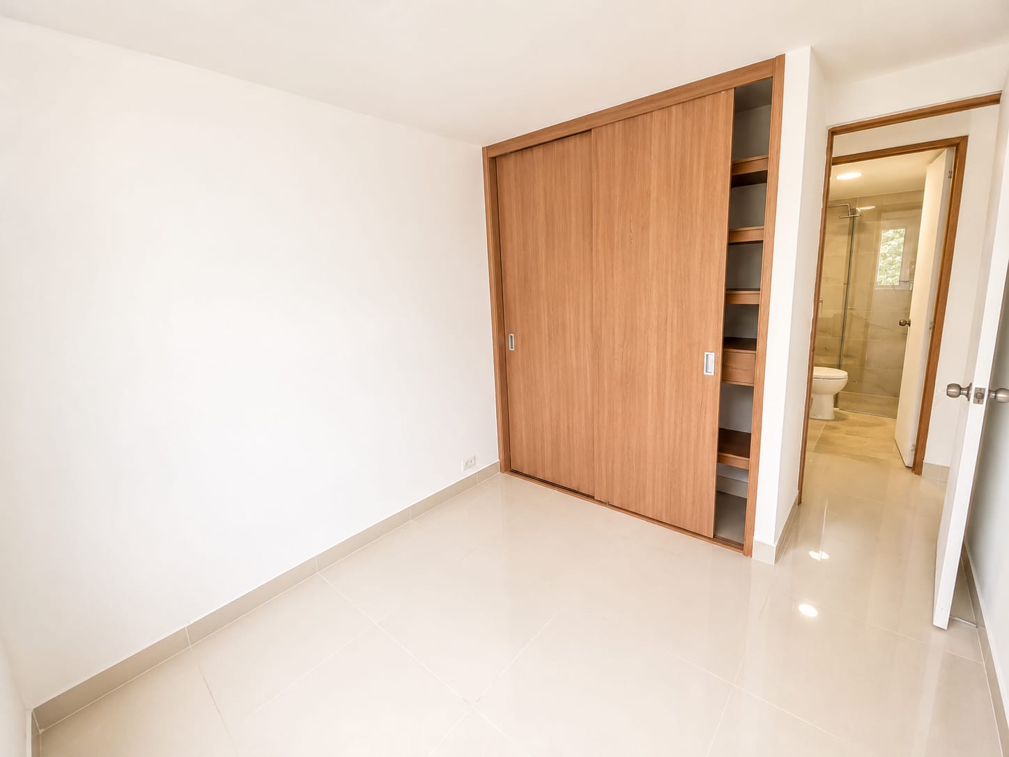 Apartamento en venta Itagüí Suramérica 80 m² mas estudio