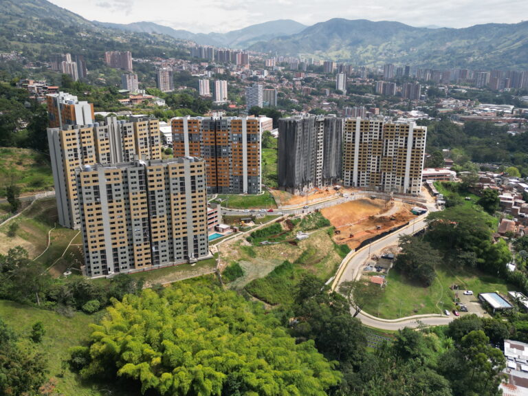 Apartamento en venta Pueblo Viejo La Estrella – 50 m² obra gris
