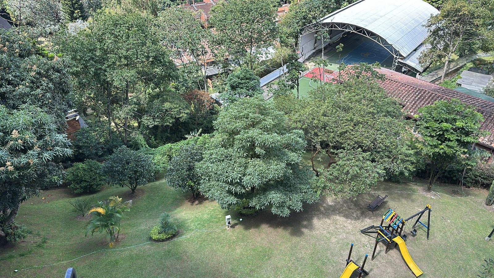 VENDO APARTAMENTO (BAJO DE PRECIO) EL POBLADO MEDELLIN