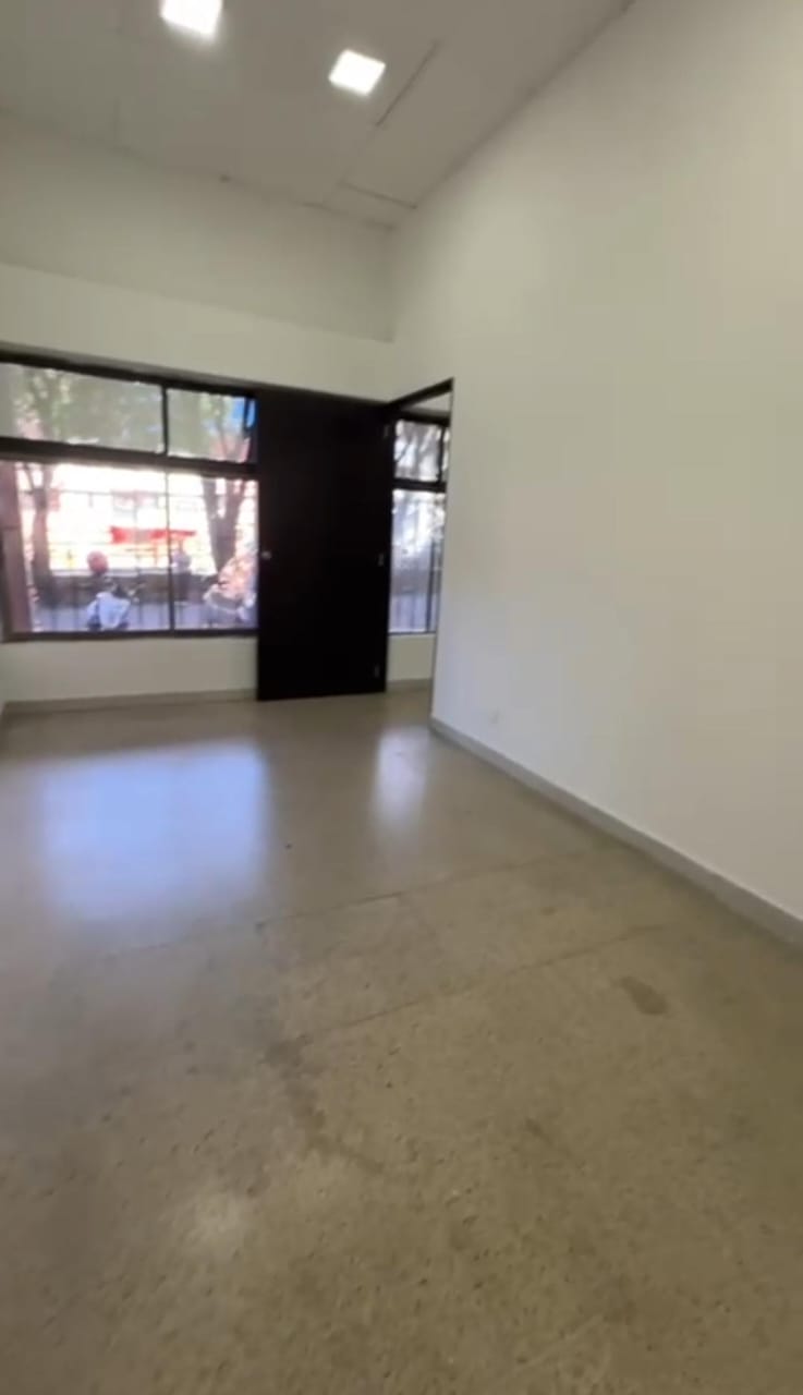 Local en Venta en Medellín la 80