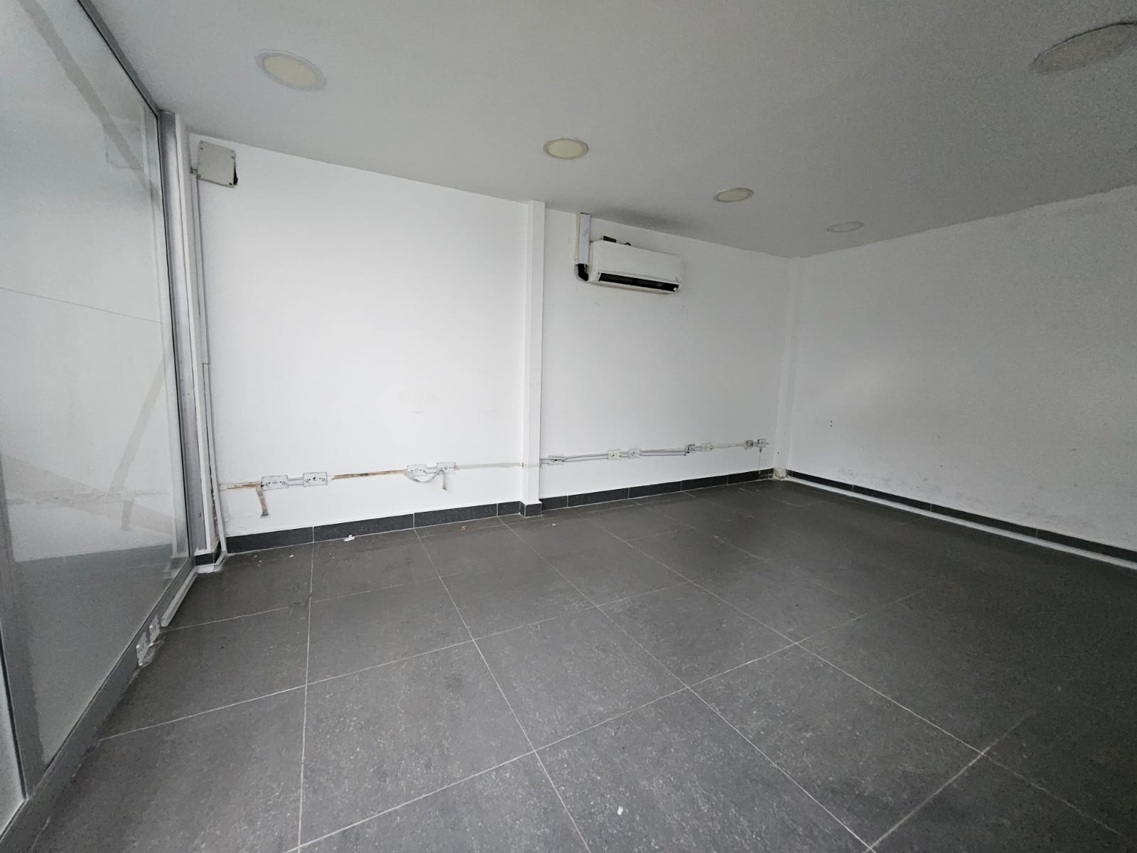 Casa comercial para arriendo en La 80 Floresta