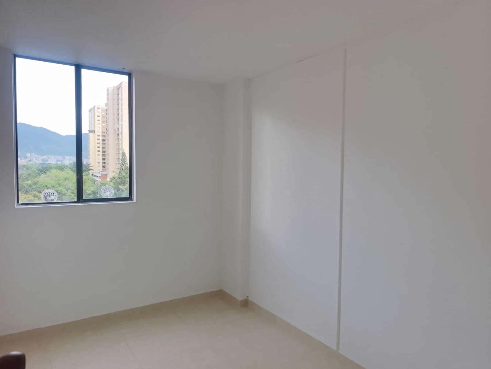 Apartamento en venta Medellín  Loma de los Bernal parte baja