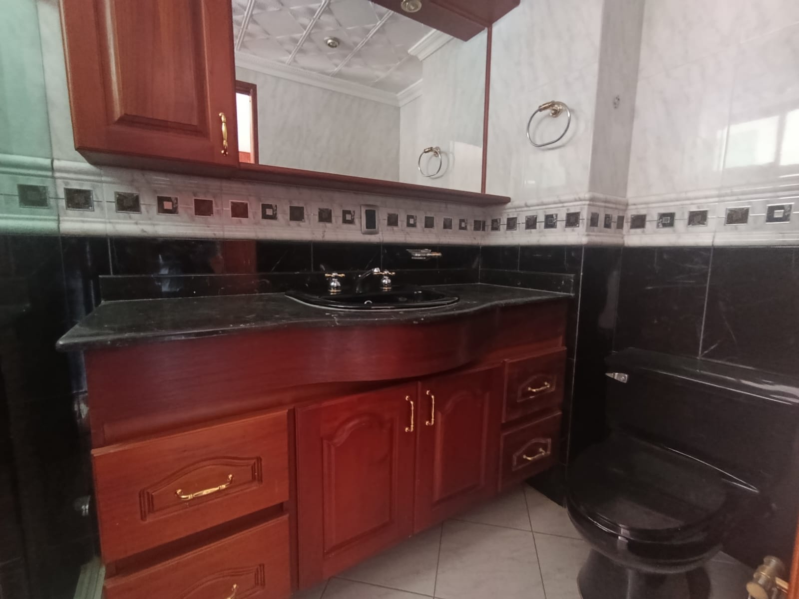 Apartamento Dúplex  en Arriendo Loma de los Bernal