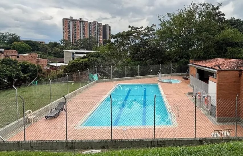 Casa en venta en Rodeo Alto Medellín
