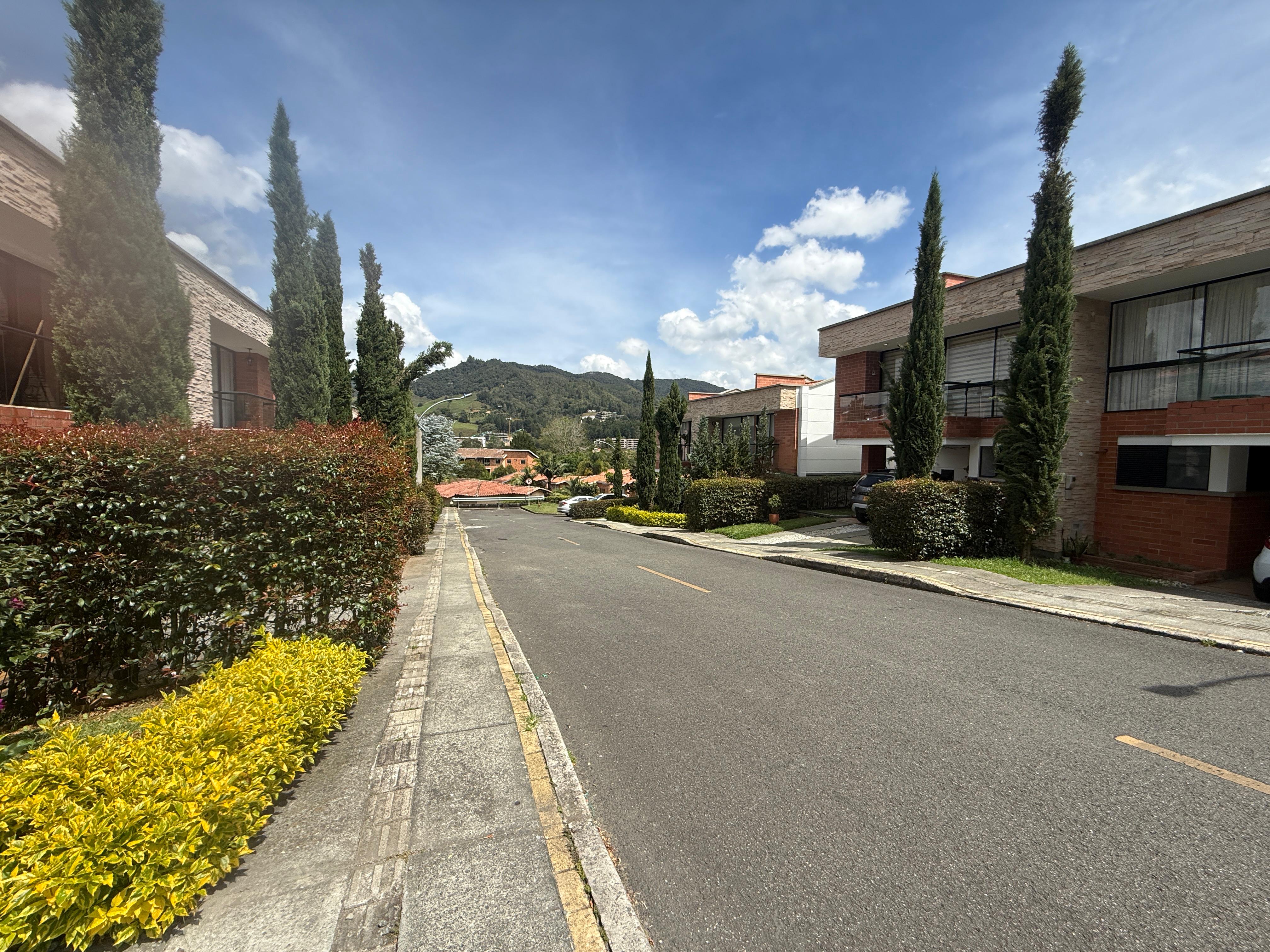 Venta de casa en El Retiro Pantanillo