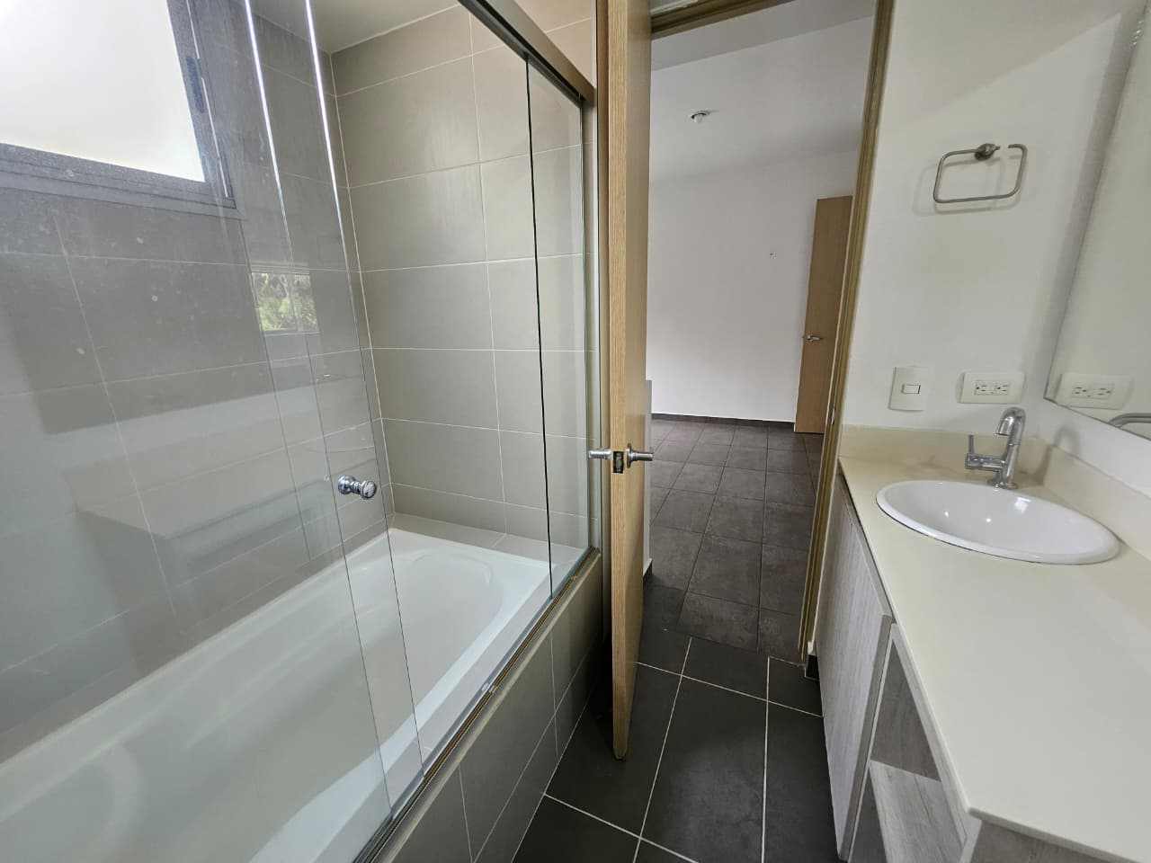 Apartamento en arriendo en Loma de Las Brujas Envigado