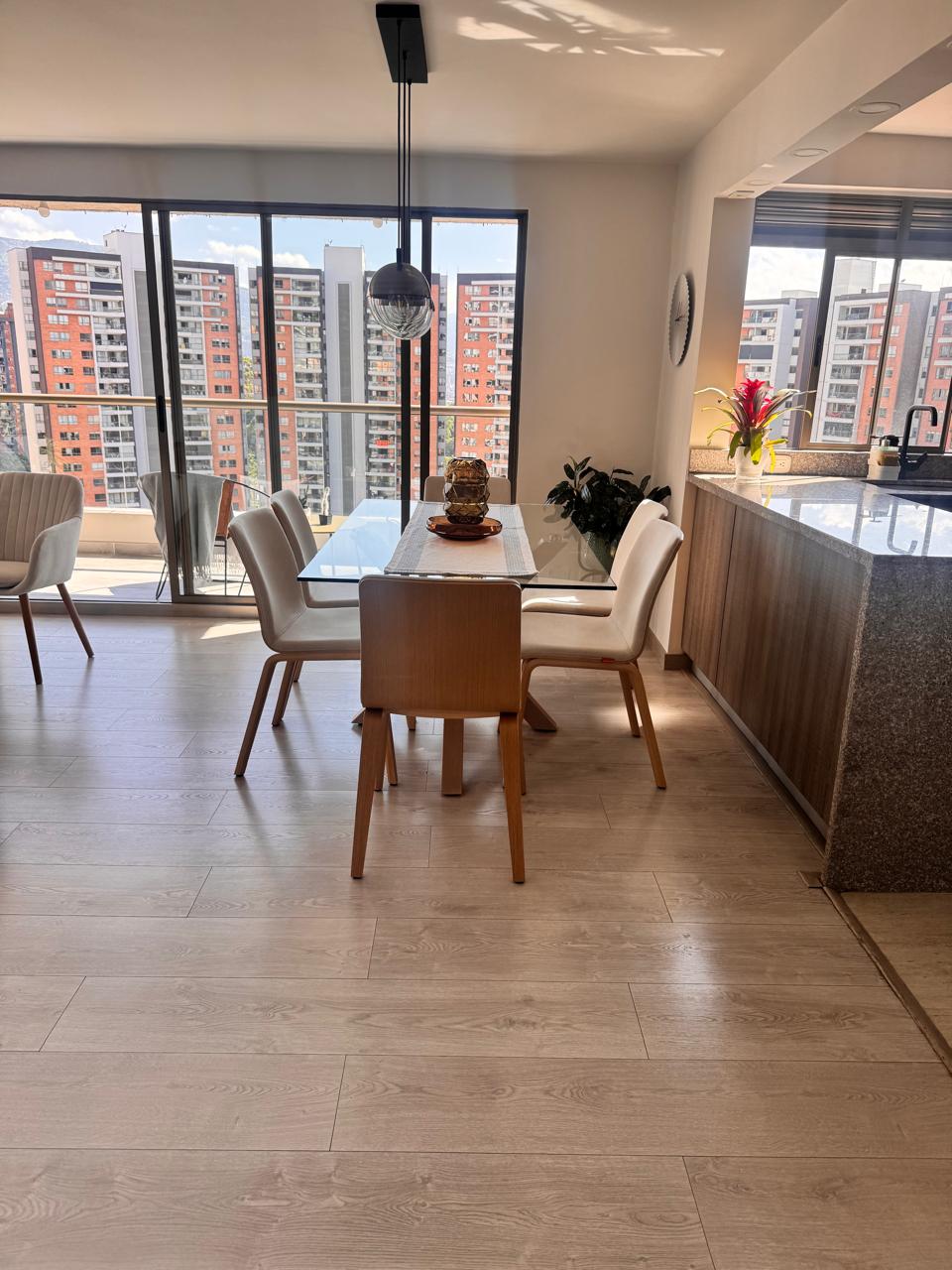 Apartamento para la venta en la loma de los bernal
