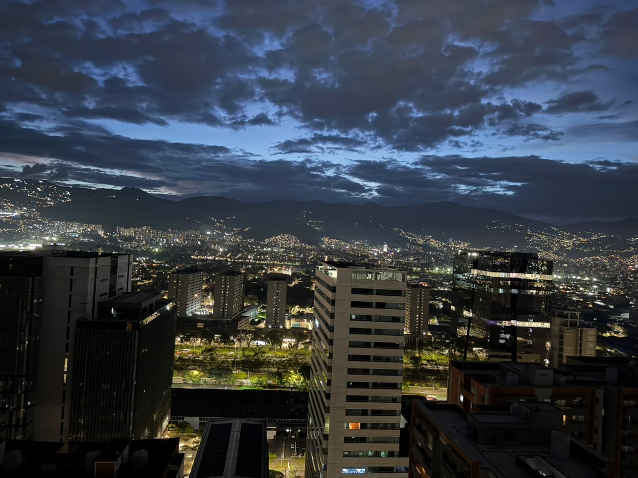 Apartamento en venta ciudad del Rio Medellín