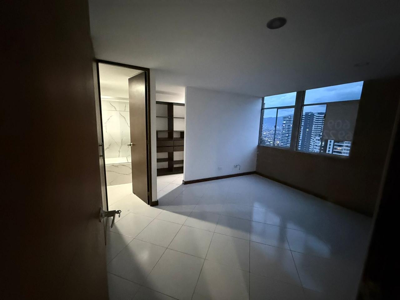 Apartamento para la venta en Loma del Indio -  Medellín