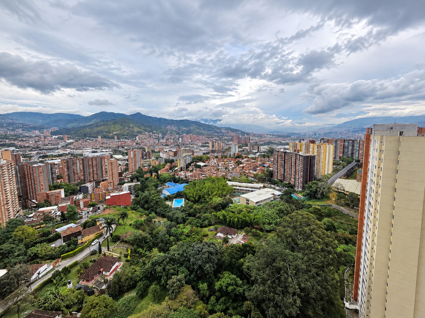 Apartamento en venta María Auxiliadora Sabaneta – 3H + vista