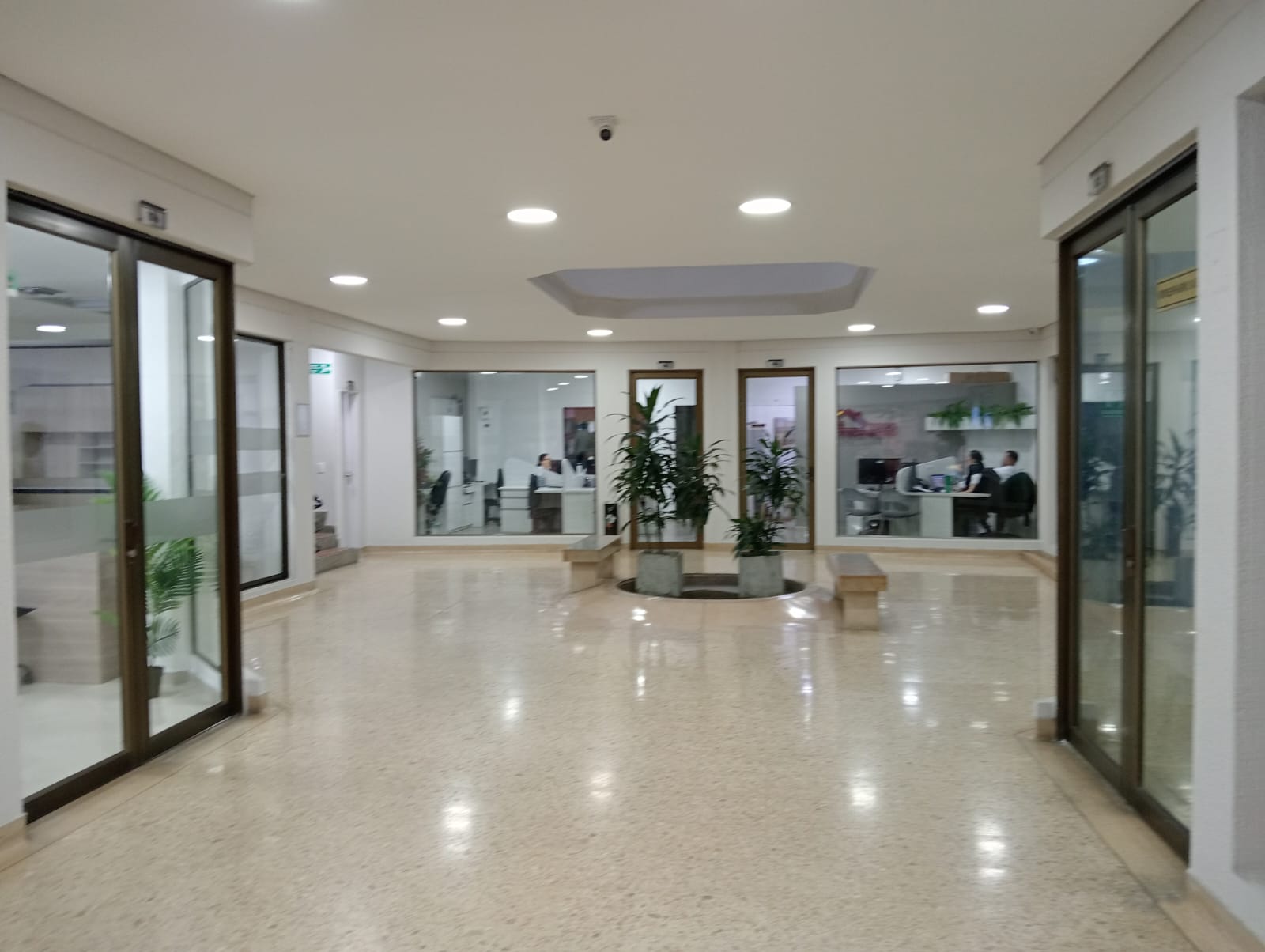 OFICINA A LA VENTA EN EL POBLADO