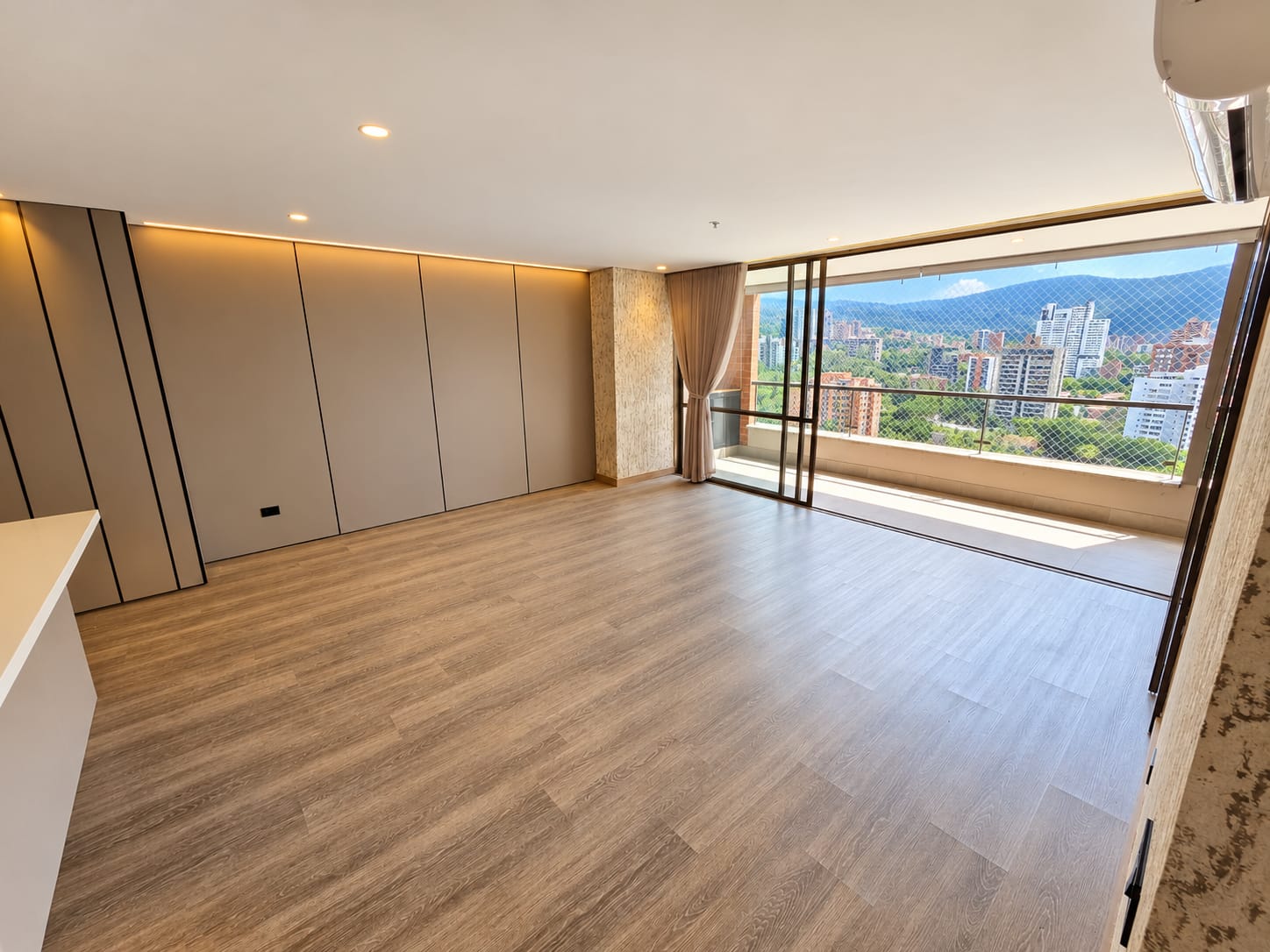 Apartamento en venta El Poblado Linares - 125 m² + vista a la ciudad