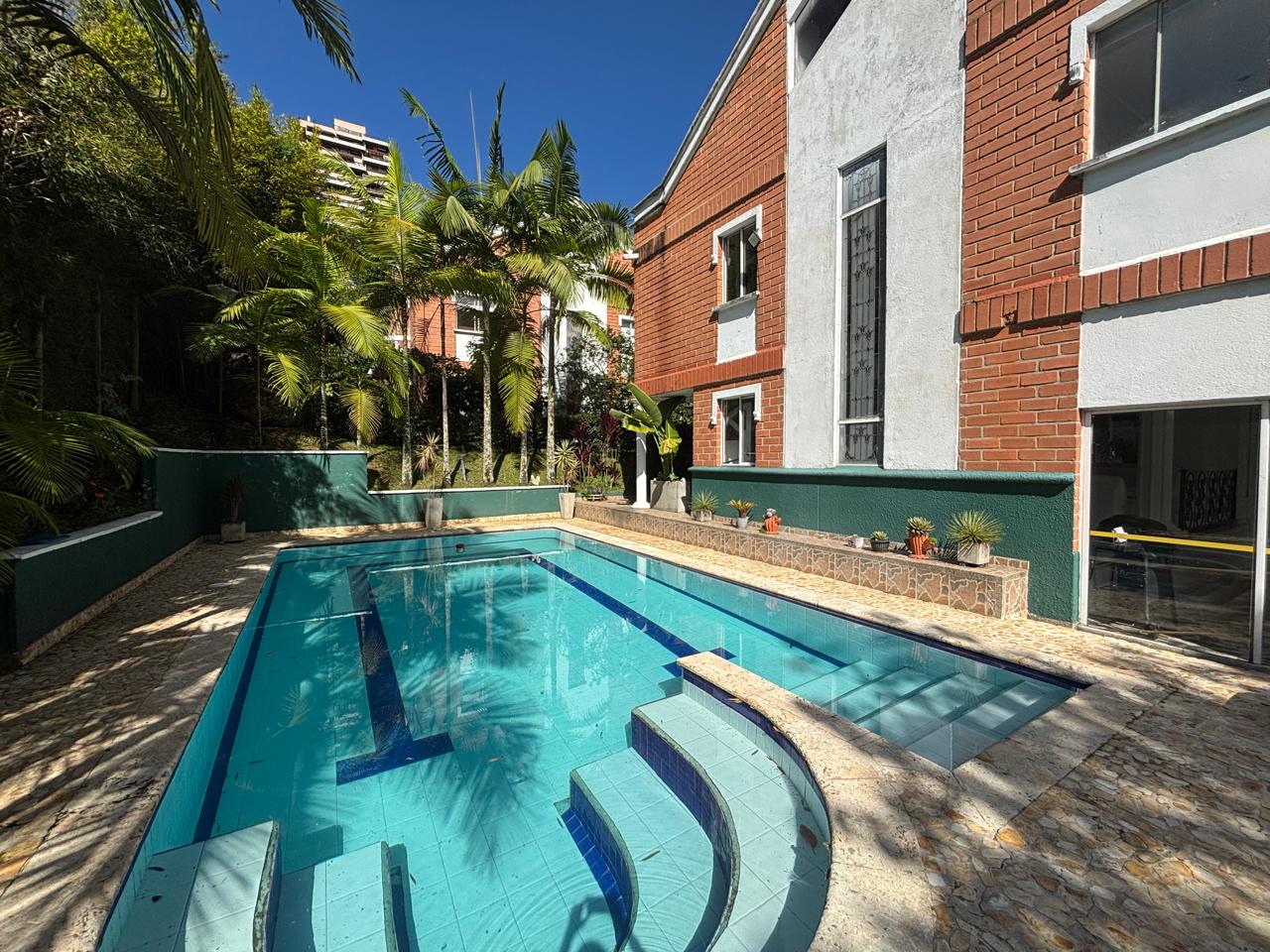 CASA LUJOSA PARA ARRIENDO AMOBLADA EN POBLADO, LAS PALMAS