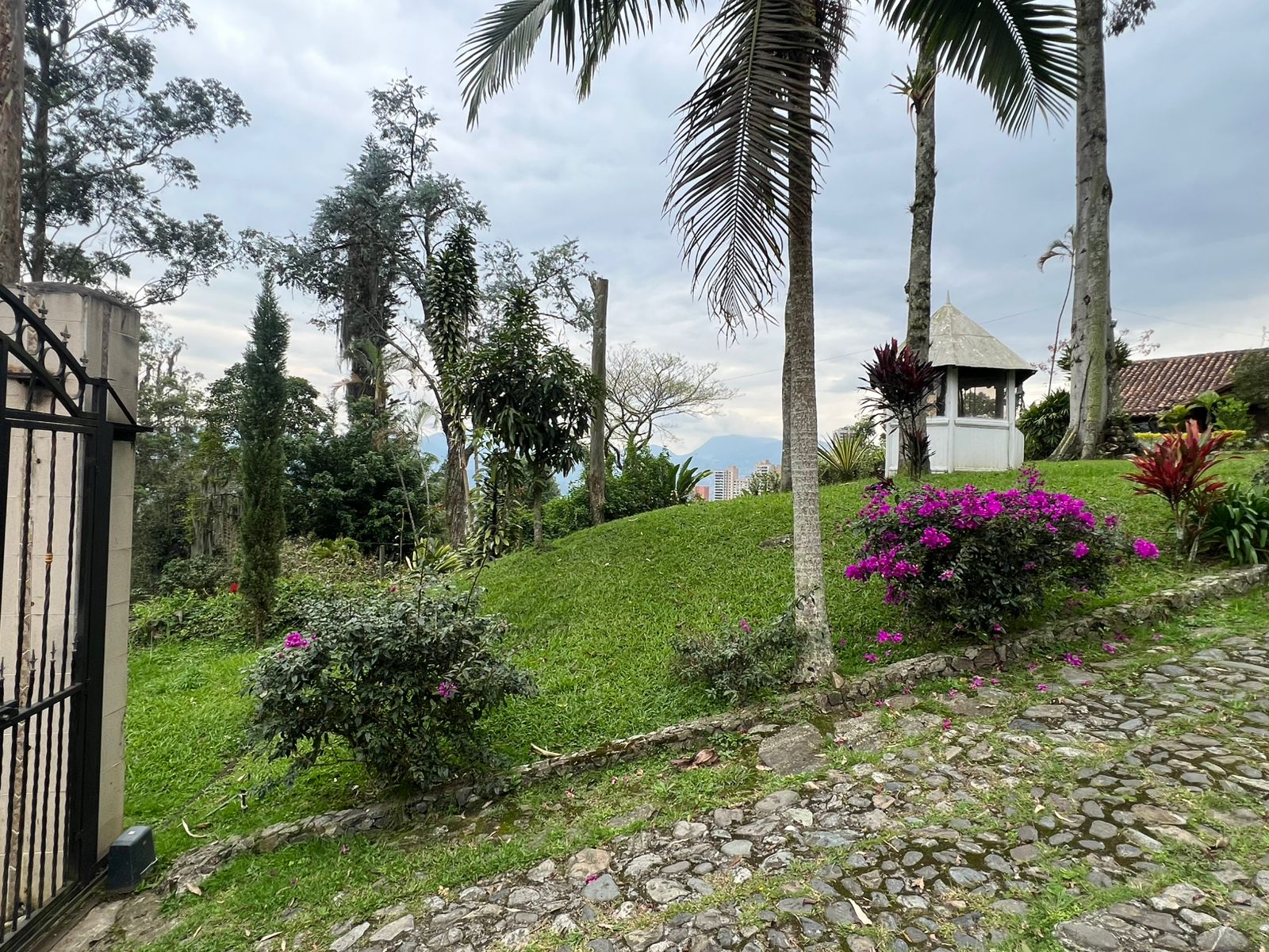 Venta Casa o Lote Estratégico En Los Balsos El Poblado Medellín