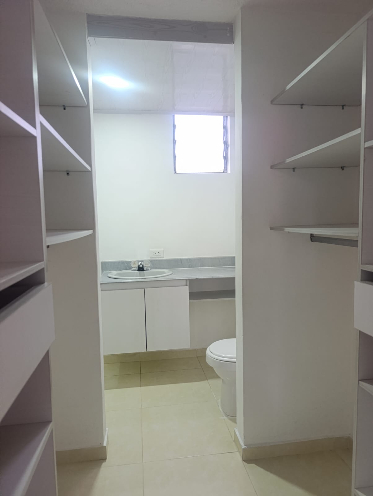 Apartamento en venta Medellín  Loma de los Bernal parte baja