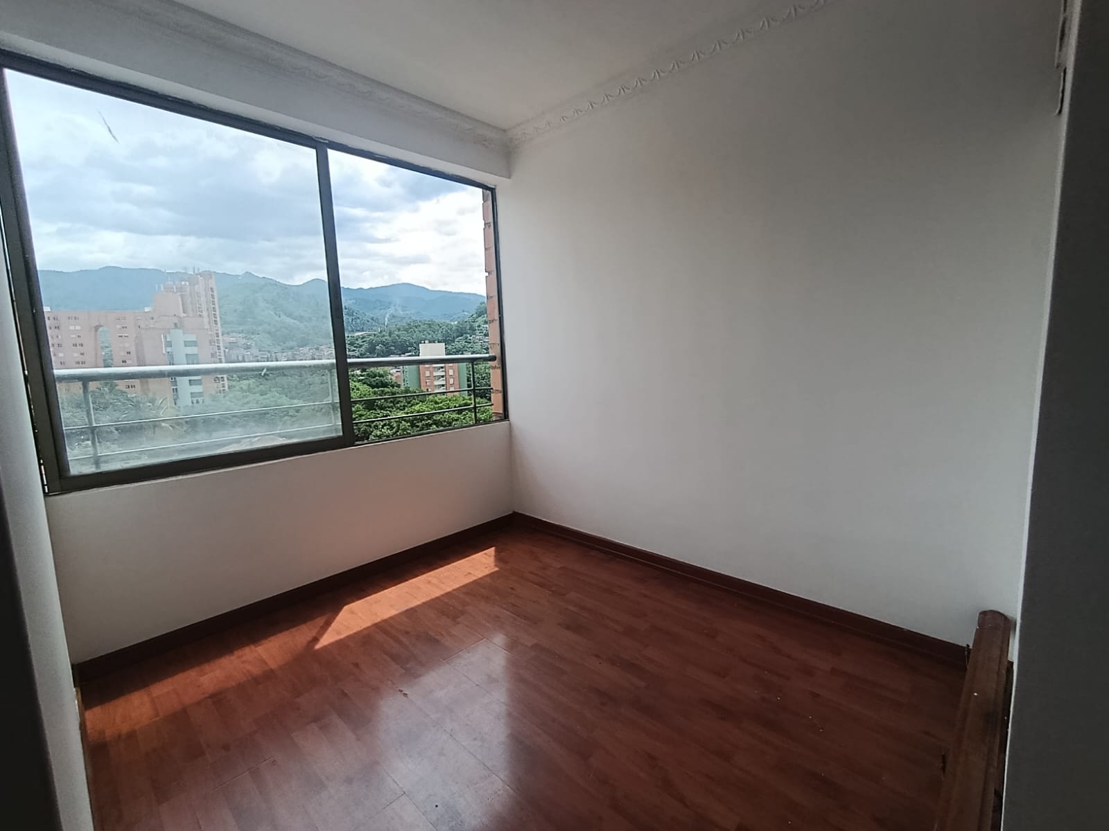 Apartamento Dúplex  en Arriendo Loma de los Bernal